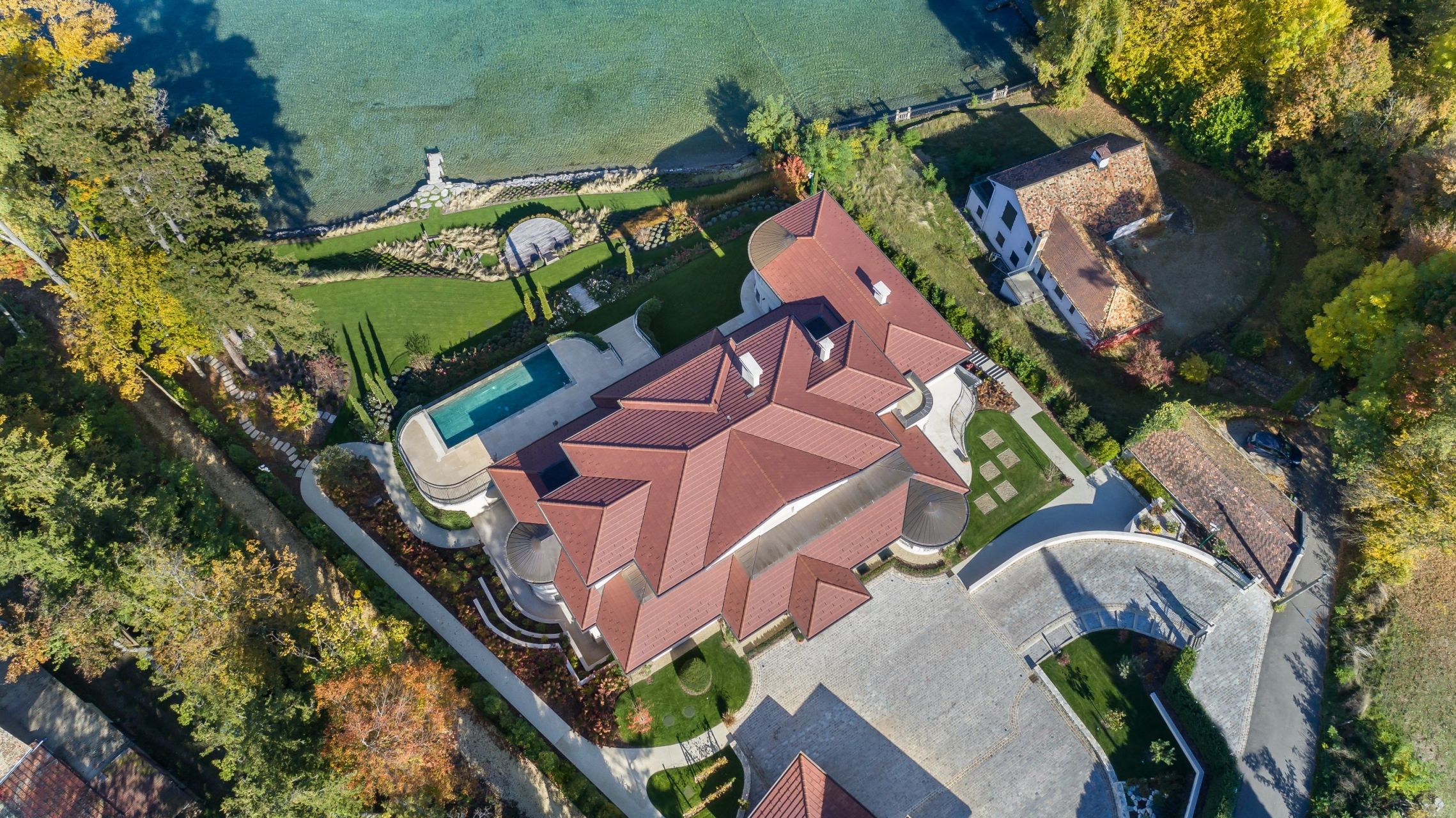 propriété 14 Pièces en vente sur CHENS SUR LEMAN (74140)