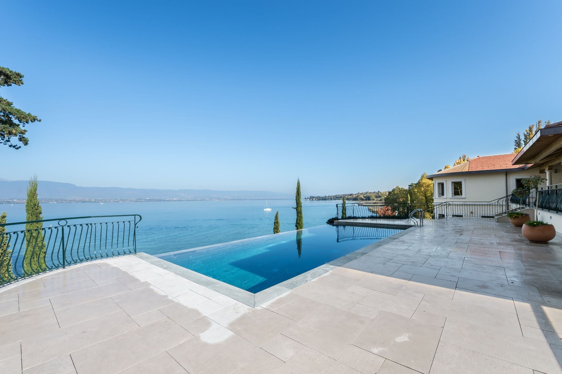 propriété 14 Pièces en vente sur CHENS SUR LEMAN (74140)