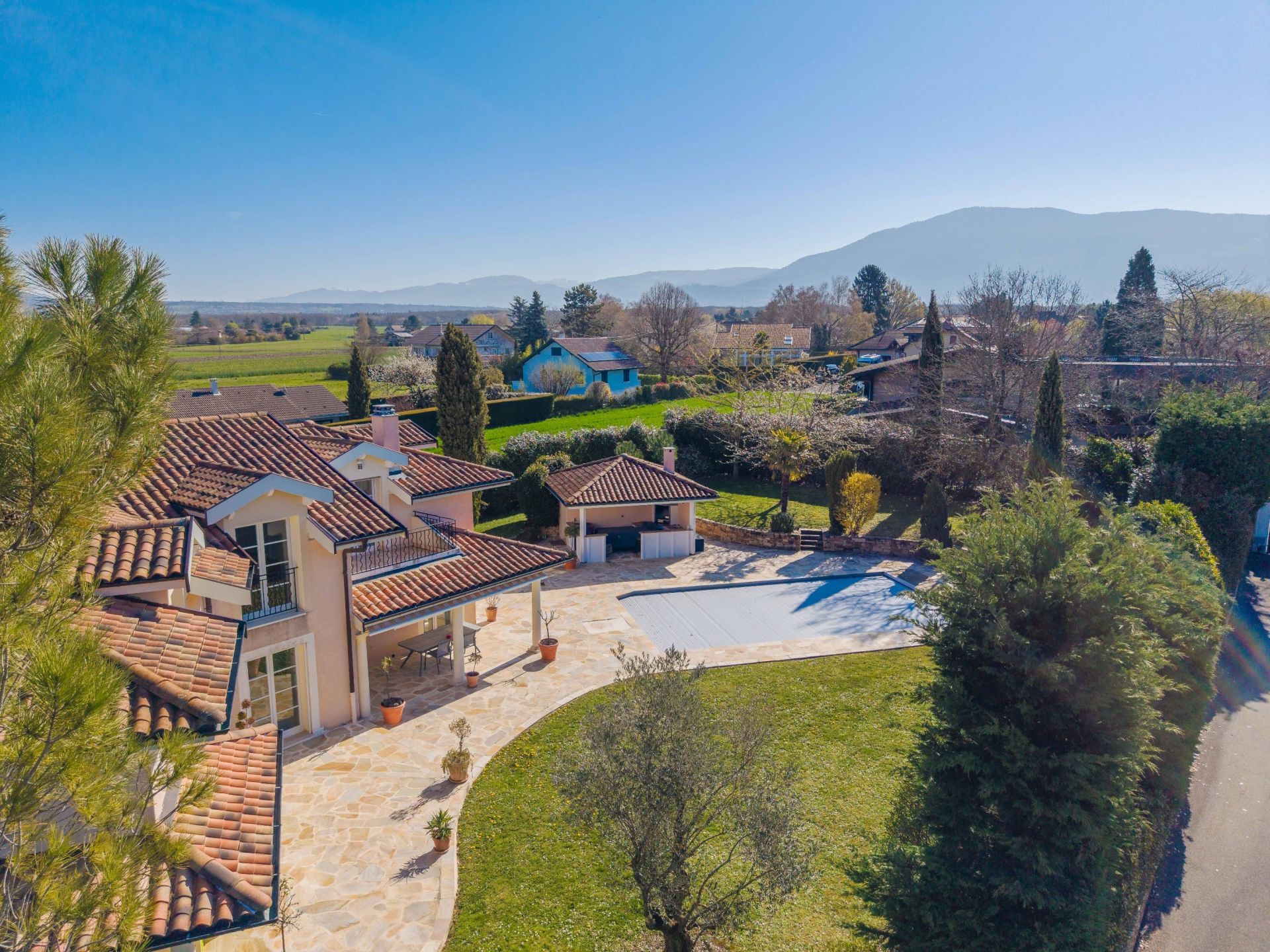 house 10 Rooms for sale on VEIGY FONCENEX (74140)