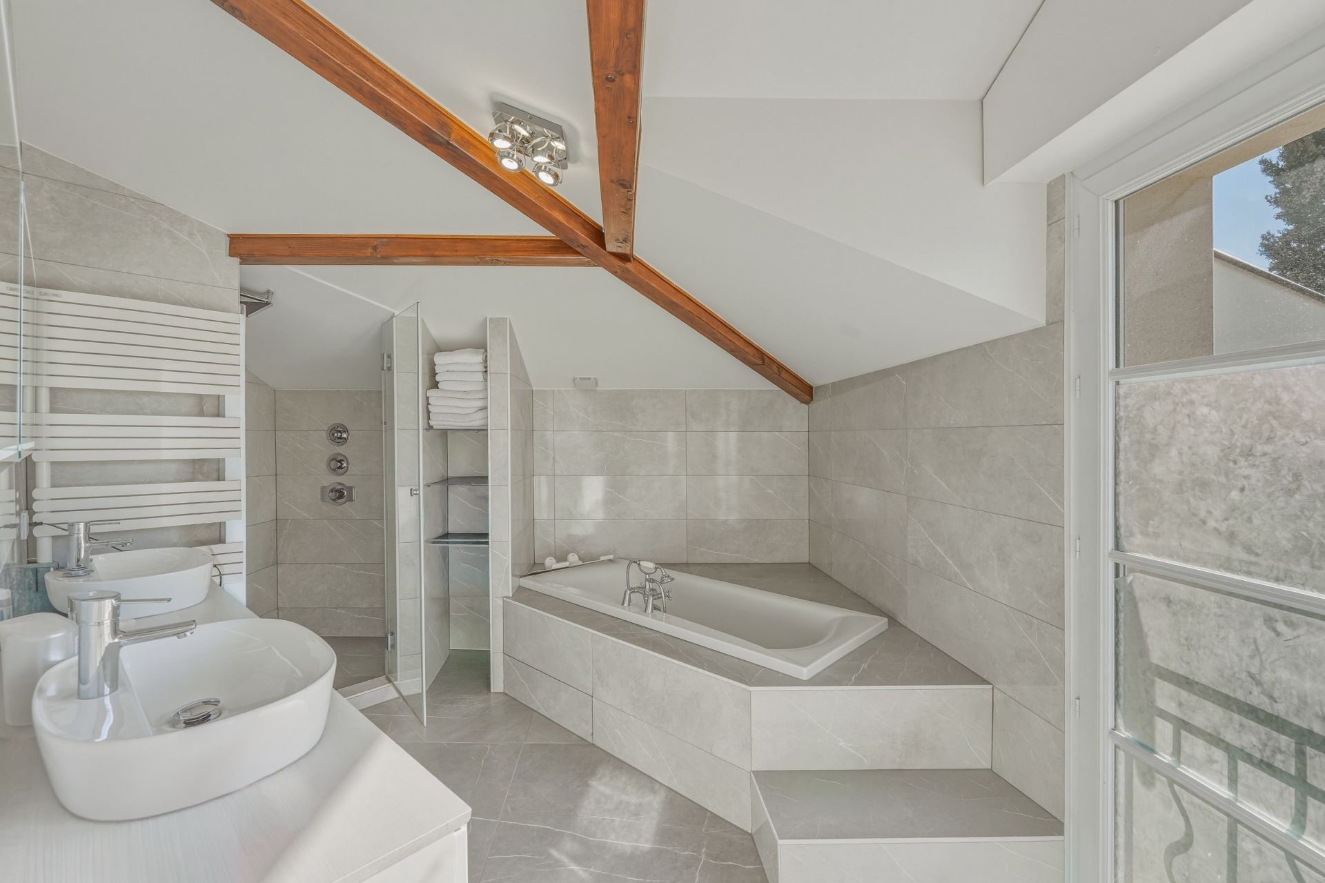 house 10 Rooms for sale on VEIGY FONCENEX (74140)