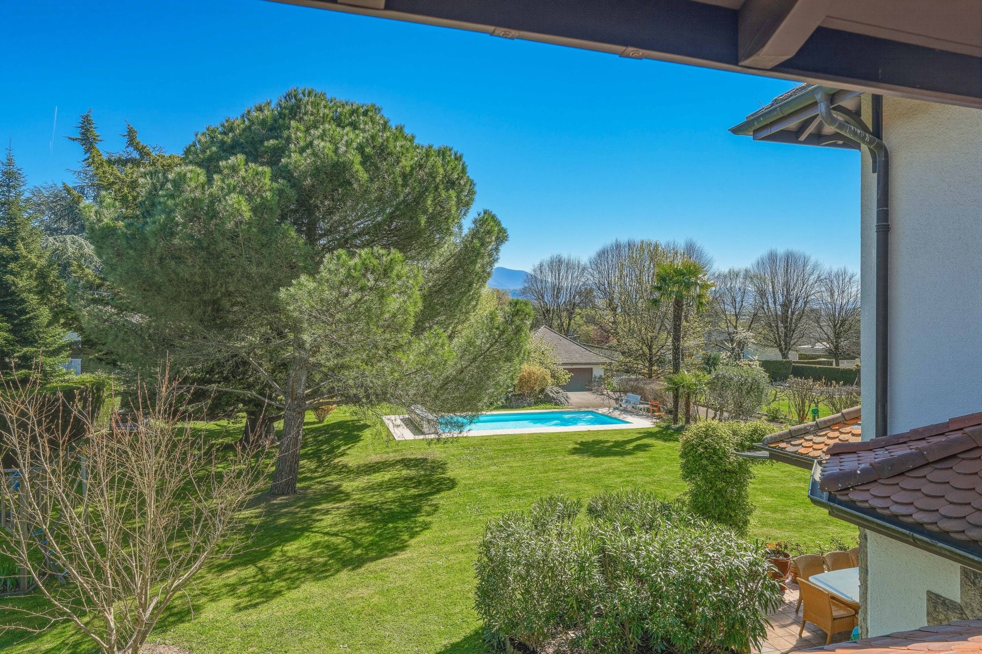 house 9 Rooms for sale on THONON LES BAINS (74200)