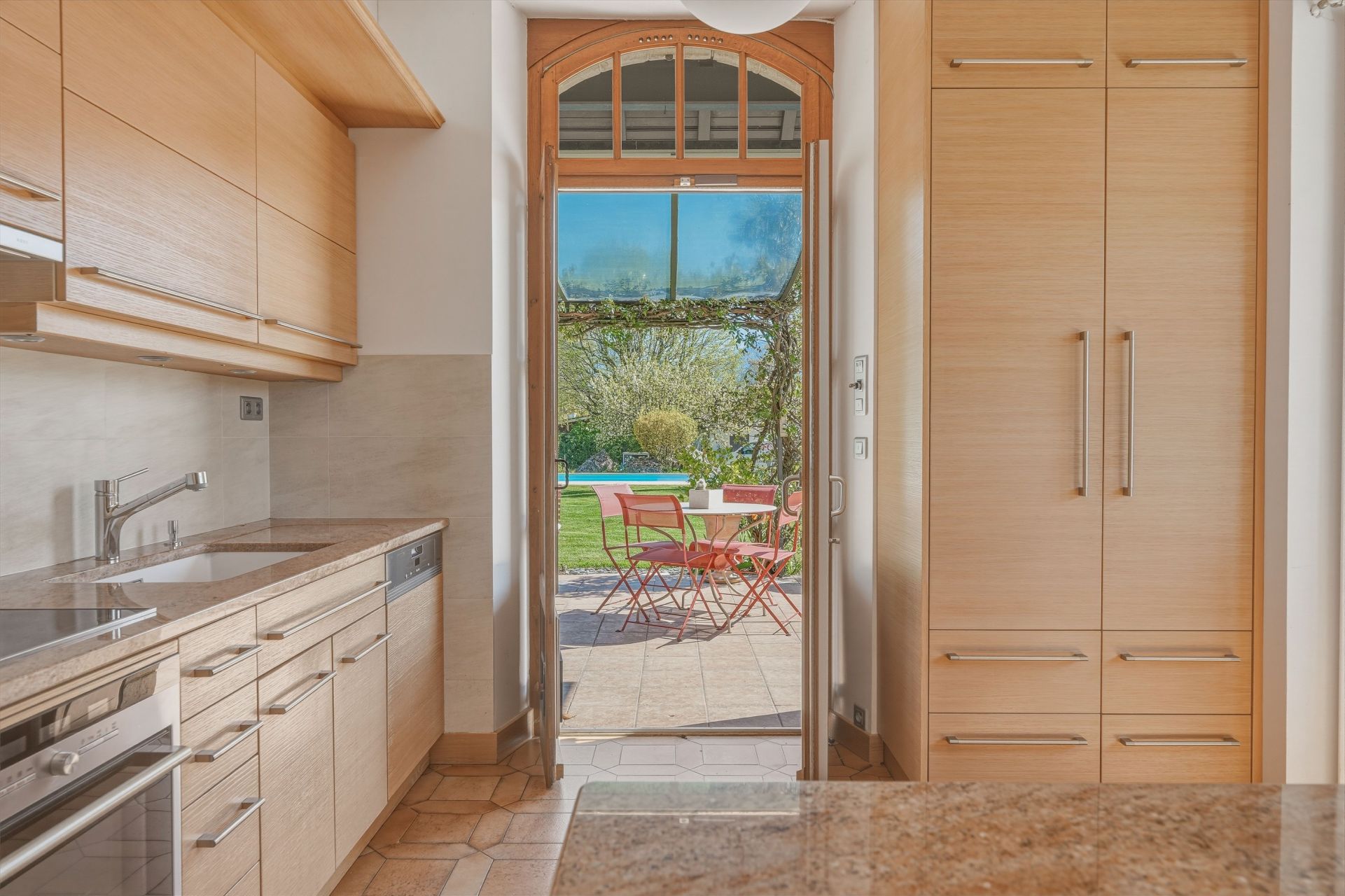 house 9 Rooms for sale on THONON LES BAINS (74200)