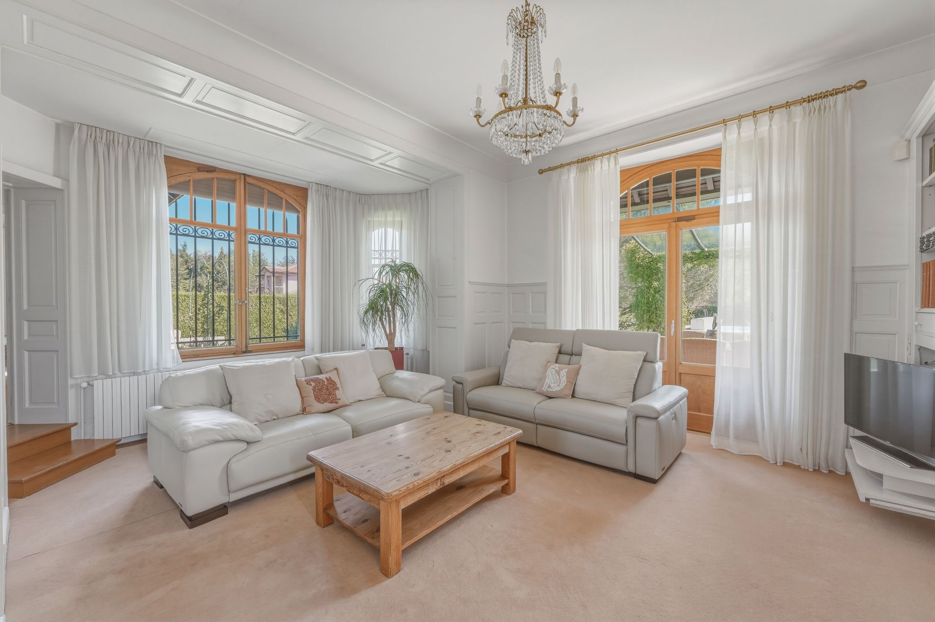 house 9 Rooms for sale on THONON LES BAINS (74200)