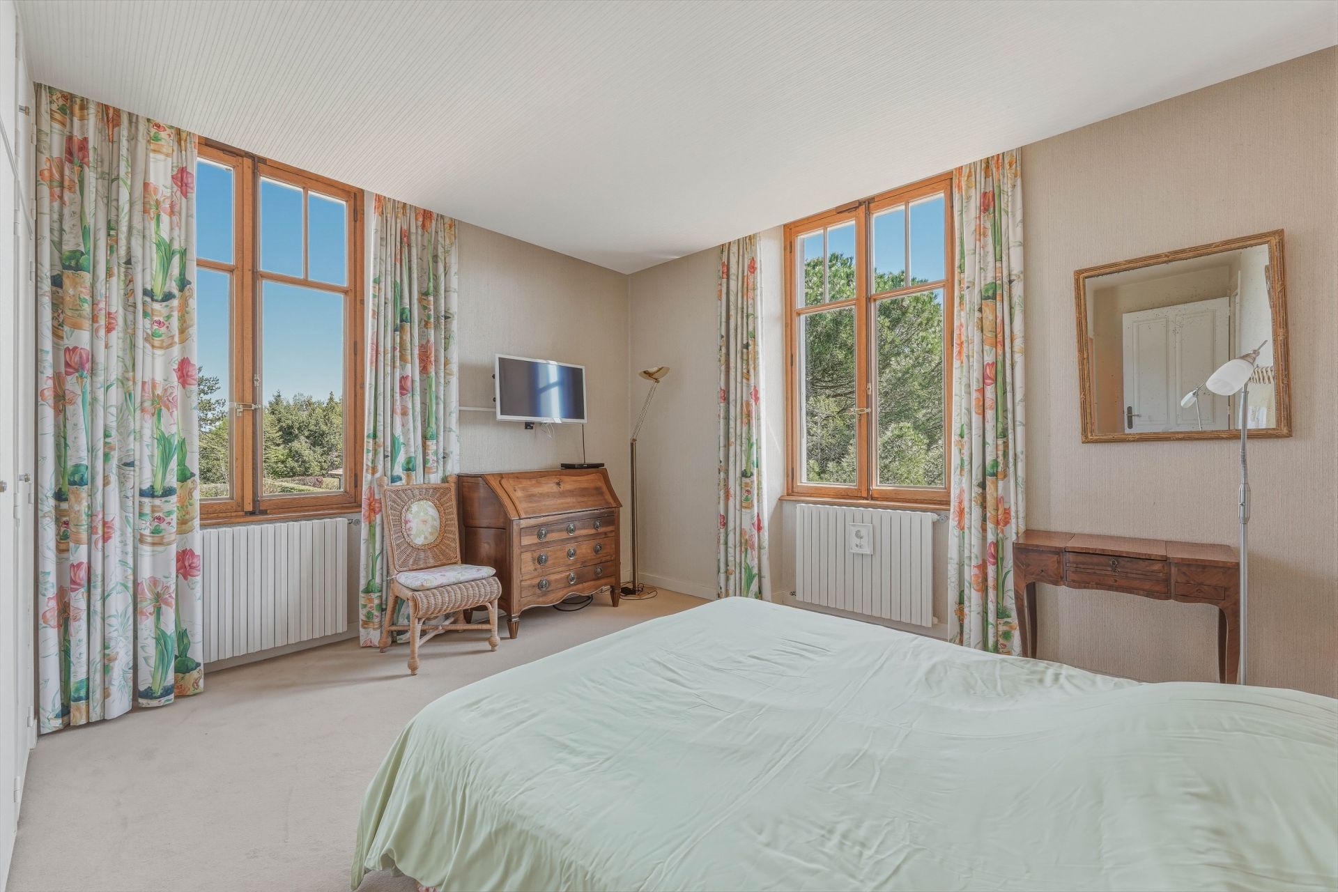 house 9 Rooms for sale on THONON LES BAINS (74200)