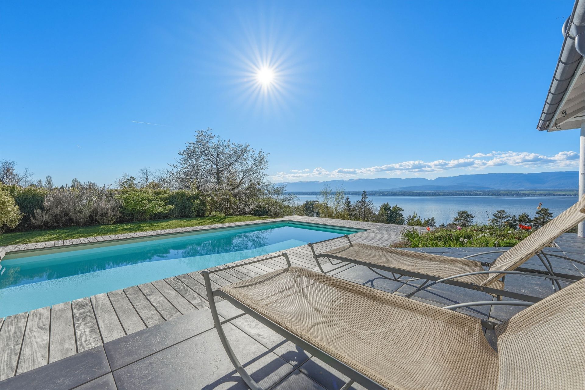 villa 8 Rooms for sale on CHENS SUR LEMAN (74140)