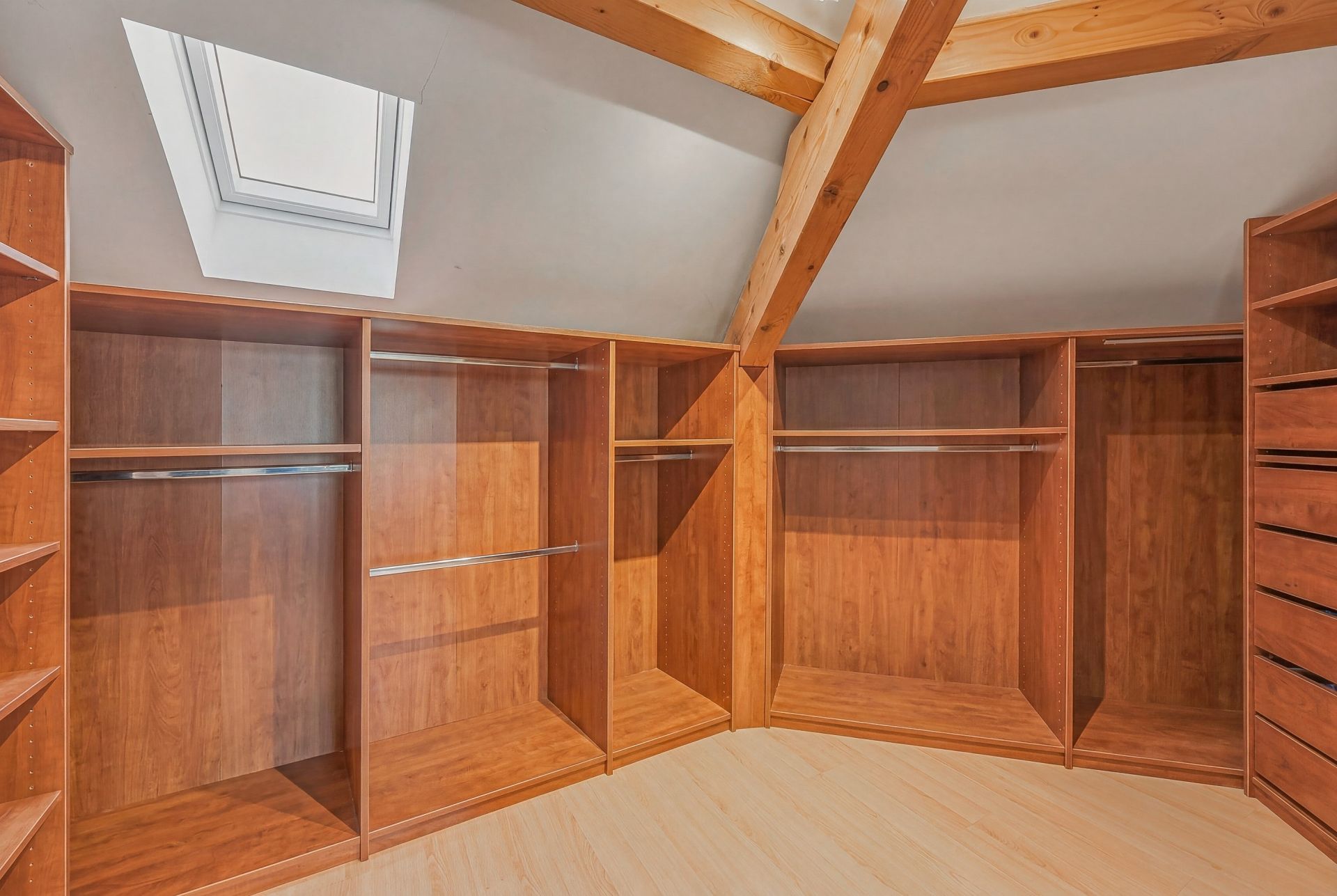 villa 8 Rooms for sale on CHENS SUR LEMAN (74140)