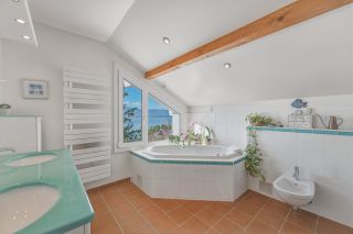 villa 8 Rooms for sale on CHENS SUR LEMAN (74140)