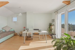 villa 8 Rooms for sale on CHENS SUR LEMAN (74140)