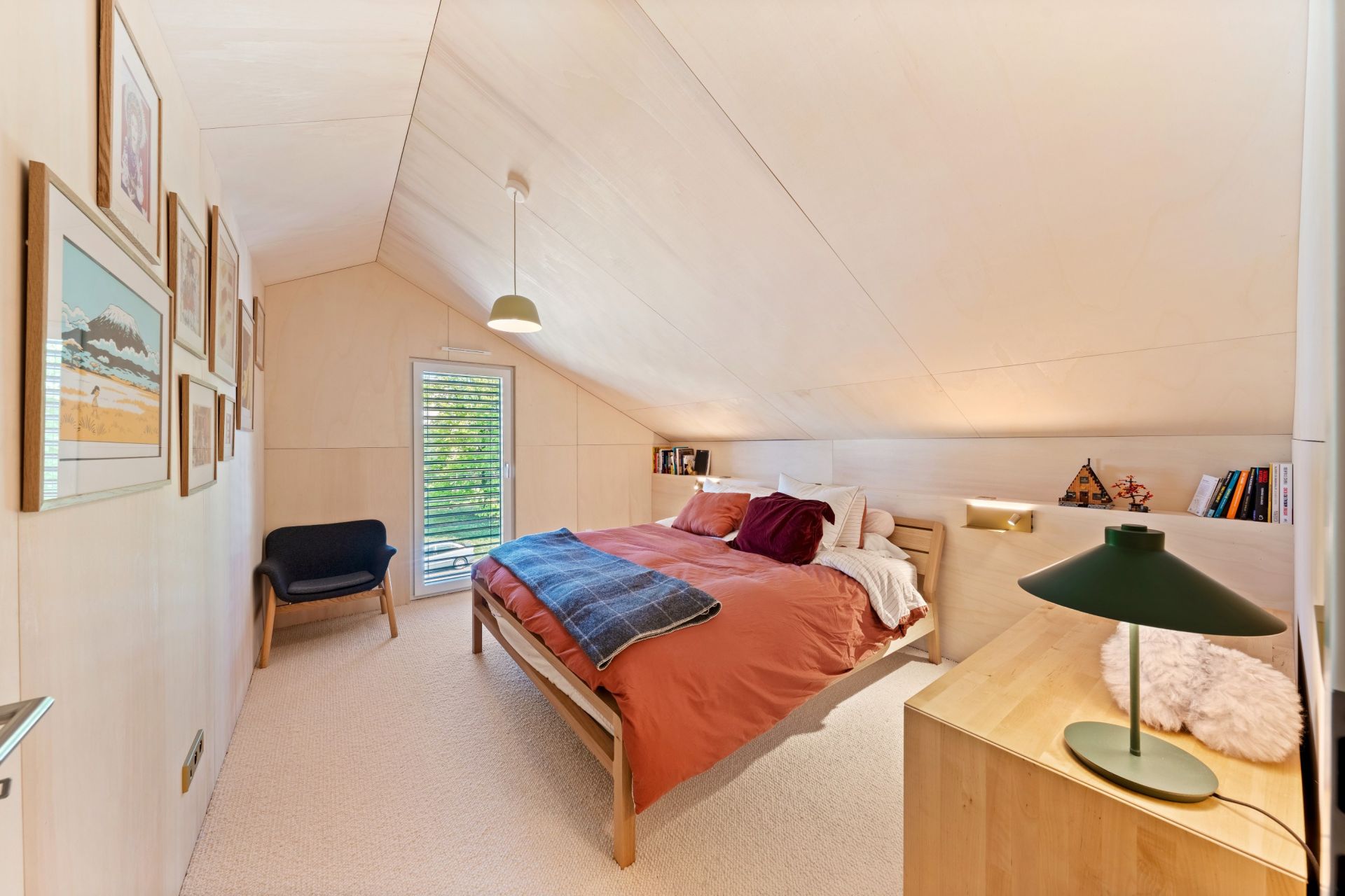 house 9 Rooms for sale on THONON LES BAINS (74200)