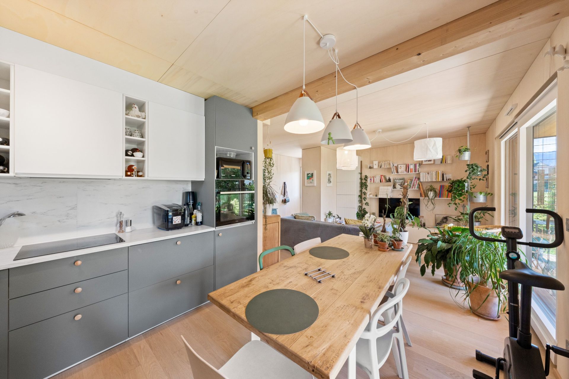 house 9 Rooms for sale on THONON LES BAINS (74200)