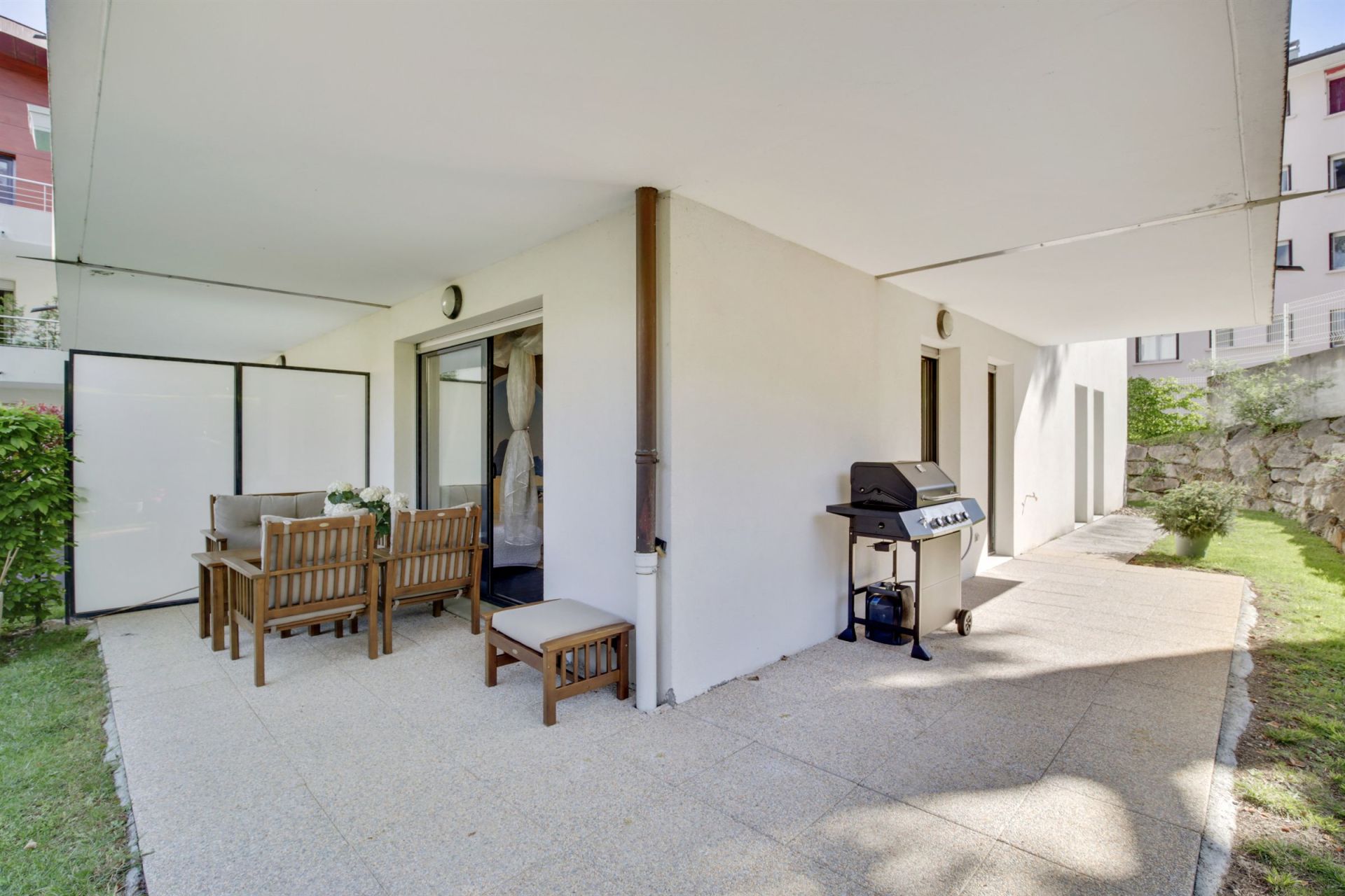 apartment 4 Rooms for sale on EVIAN LES BAINS (74500)