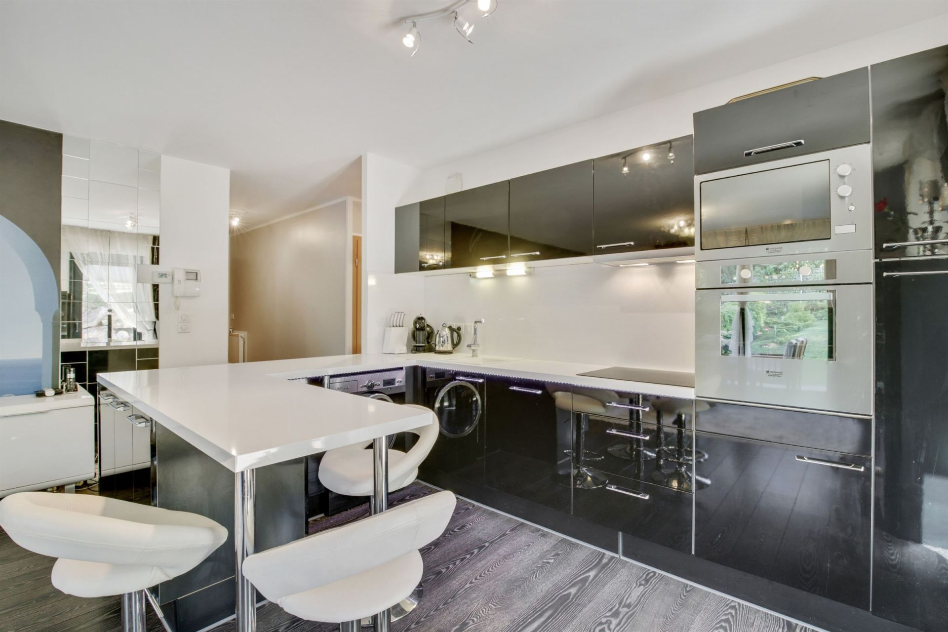 apartment 4 Rooms for sale on EVIAN LES BAINS (74500)