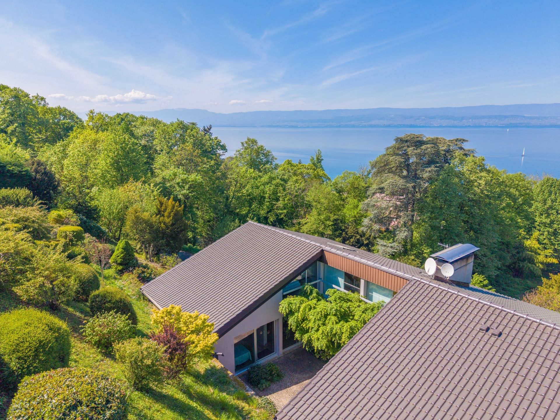 house 7 Rooms for sale on THONON LES BAINS (74200)