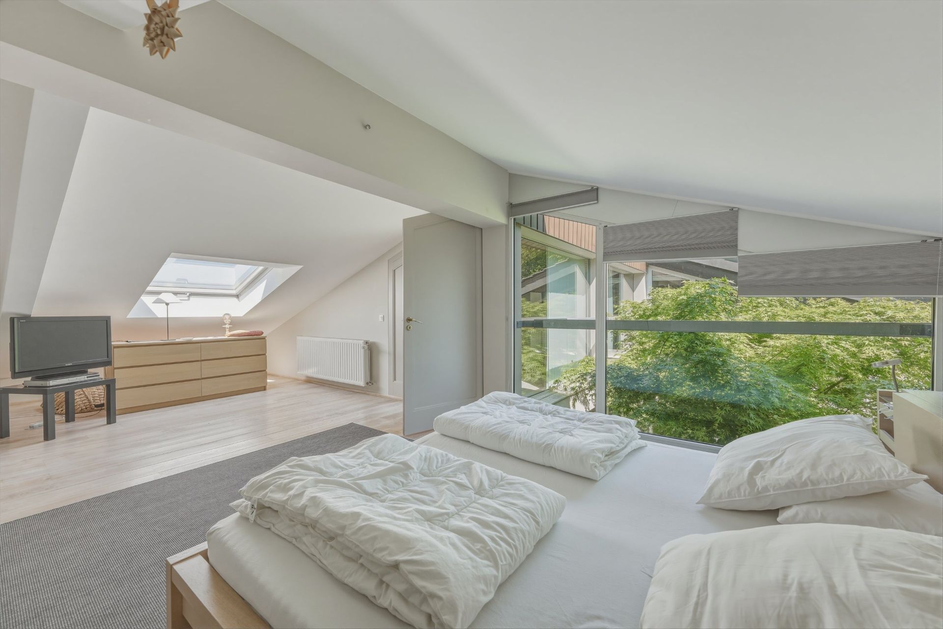 house 7 Rooms for sale on THONON LES BAINS (74200)