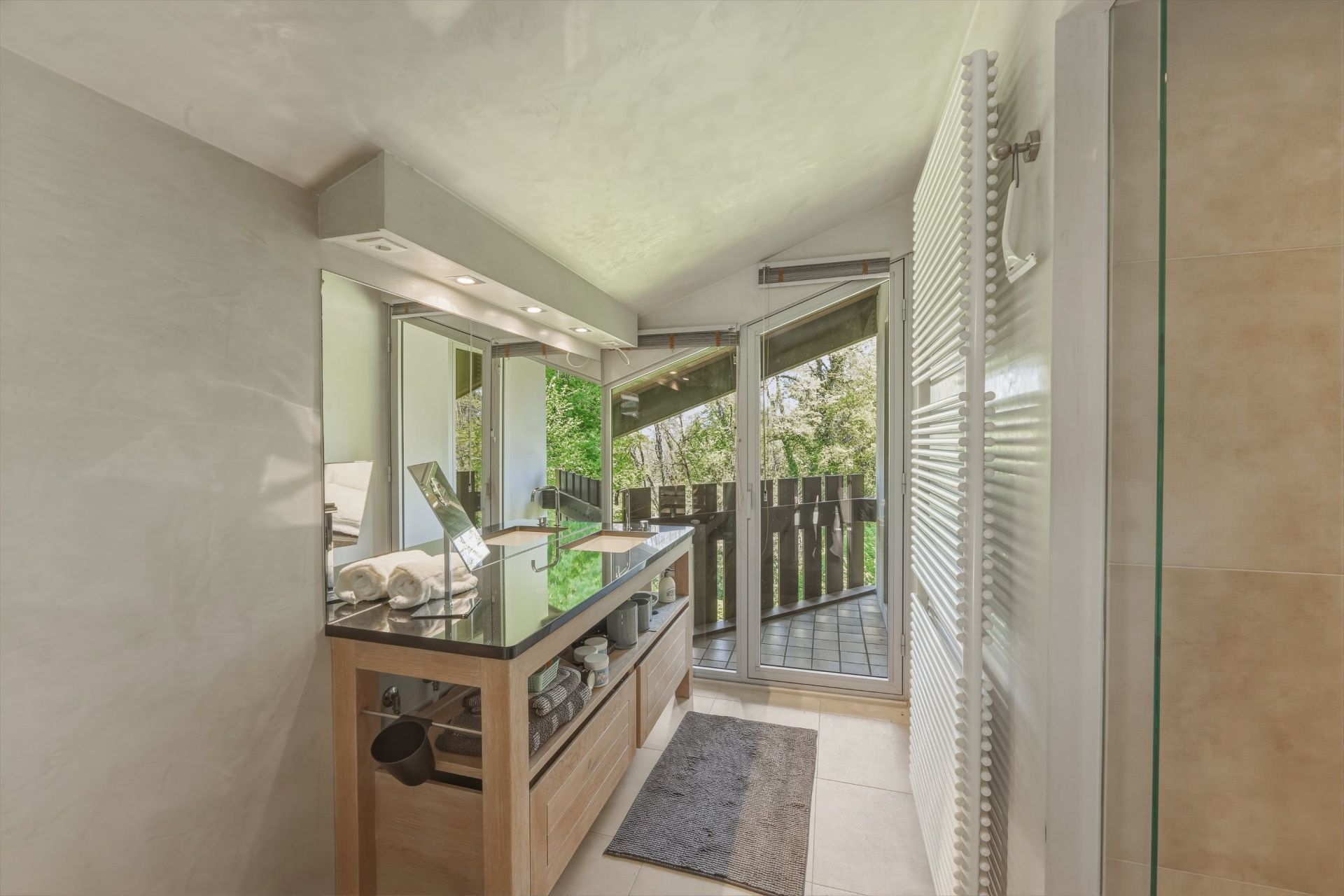 house 7 Rooms for sale on THONON LES BAINS (74200)