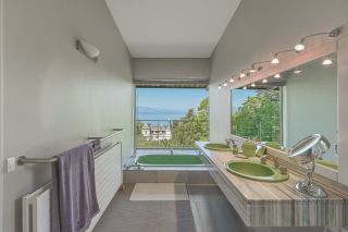 house 7 Rooms for sale on THONON LES BAINS (74200)