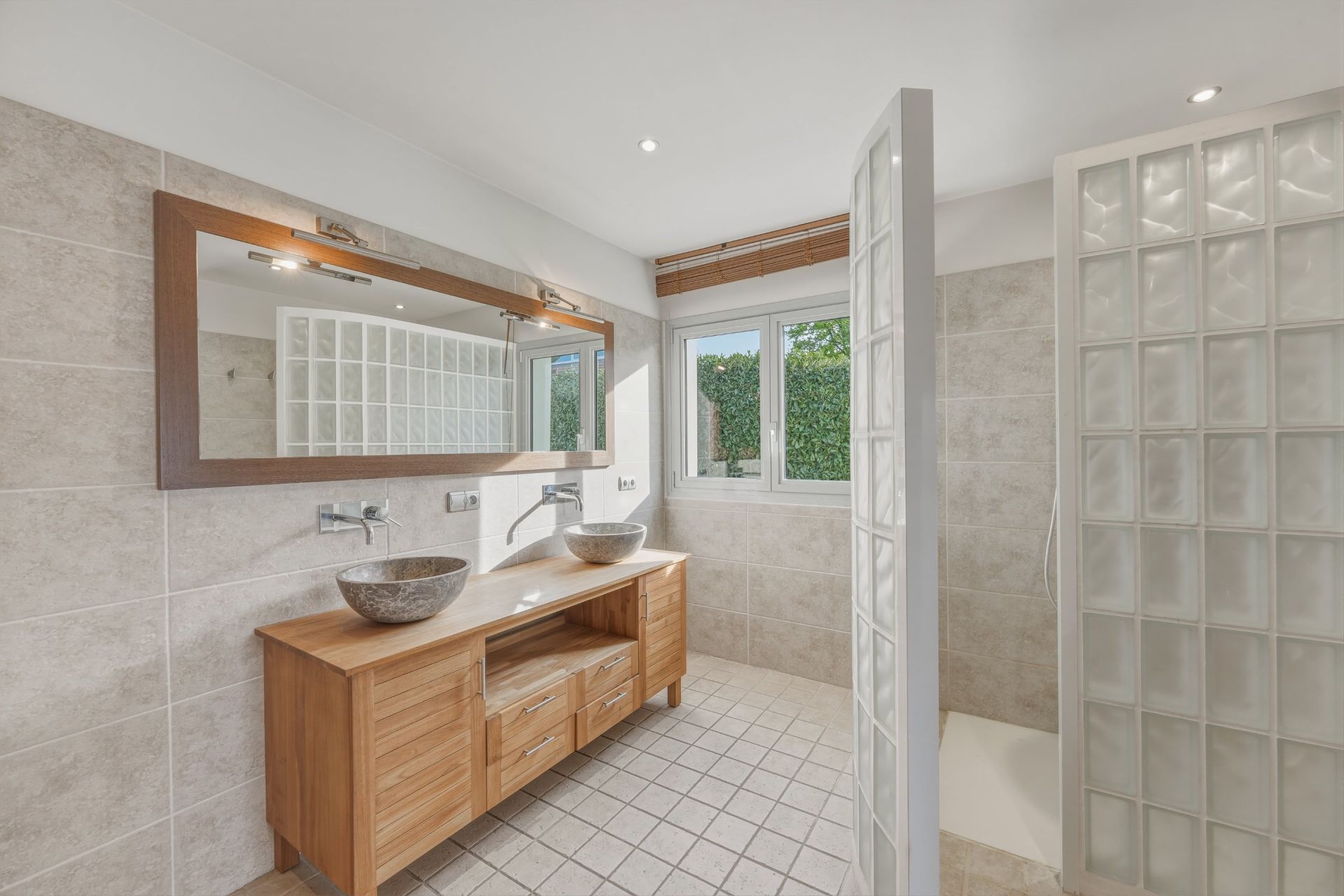 maison d'architecte 8 Pièces en vente sur NERNIER (74140)