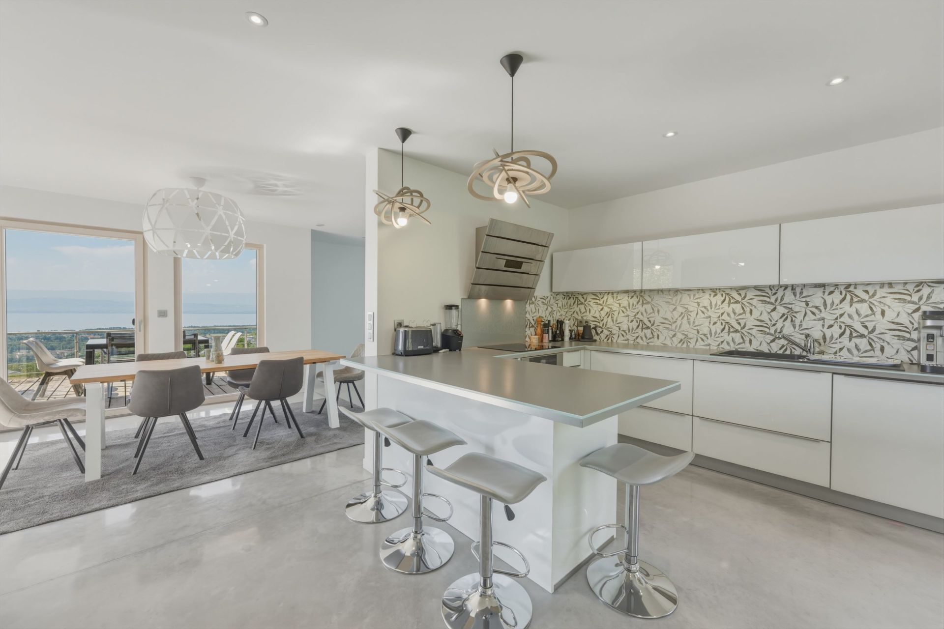house 5 Rooms for sale on MARIN (74200)