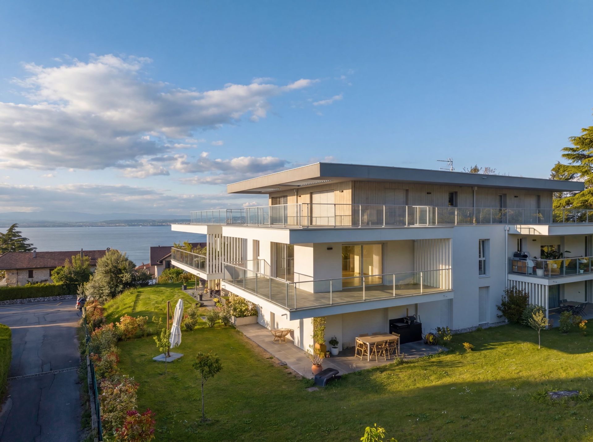 apartment 4 Rooms for sale on EVIAN LES BAINS (74500)