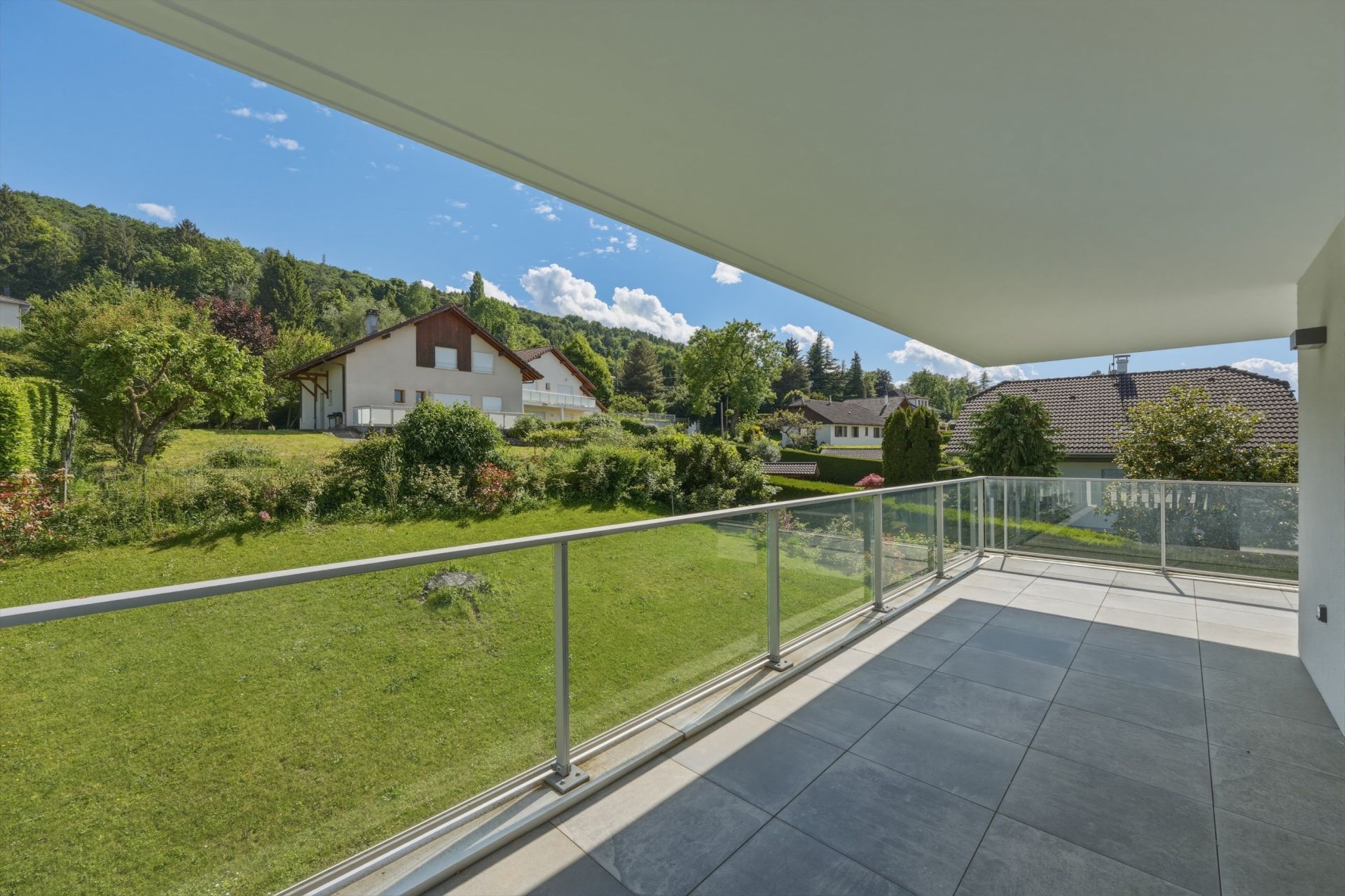 apartment 4 Rooms for sale on EVIAN LES BAINS (74500)