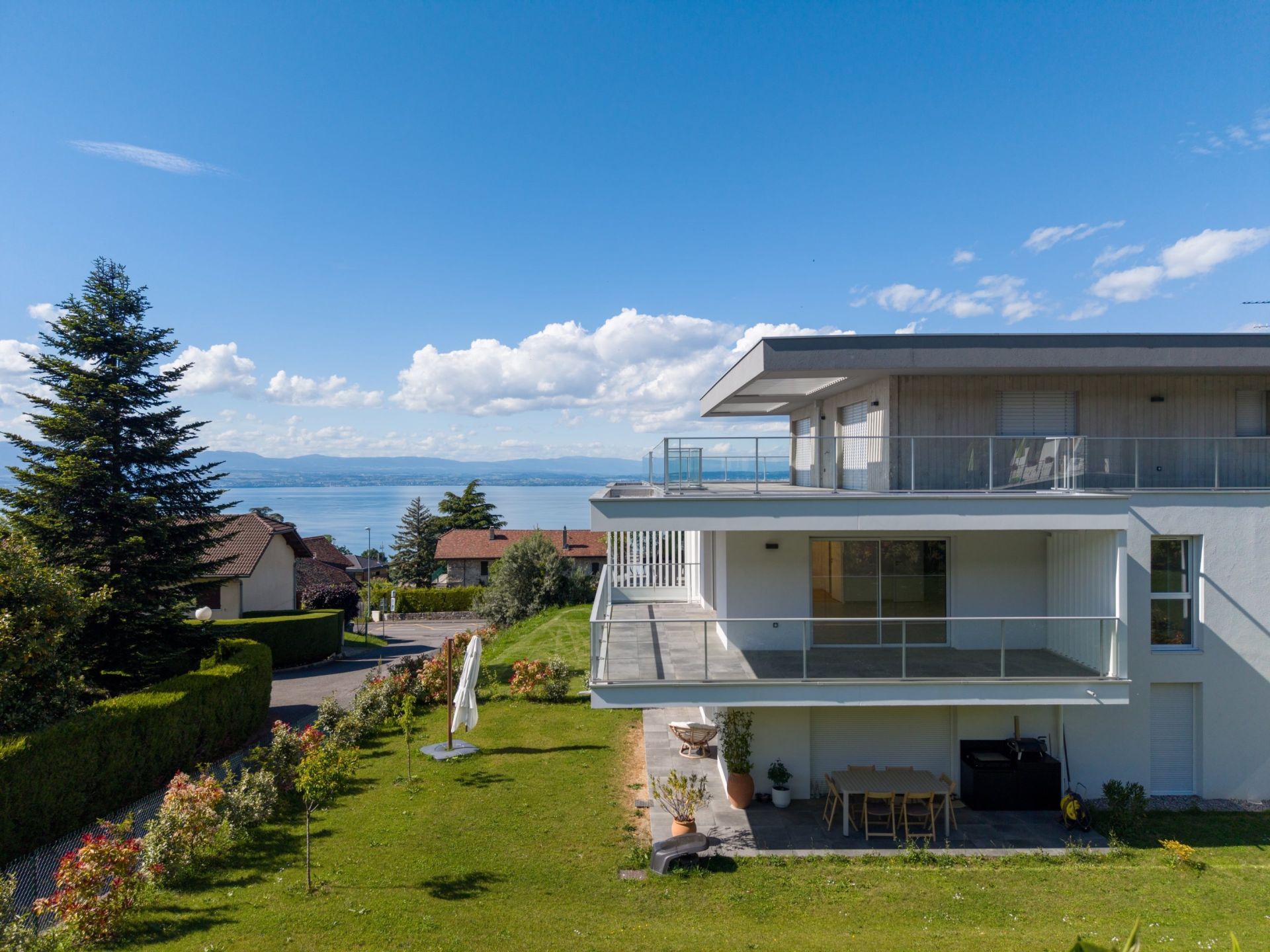 apartment 4 Rooms for sale on EVIAN LES BAINS (74500)