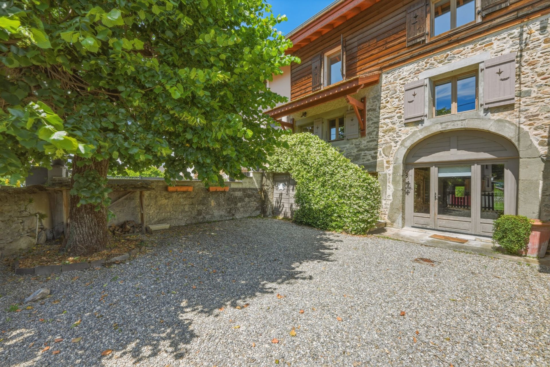 house 7 Rooms for sale on SCIEZ (74140)