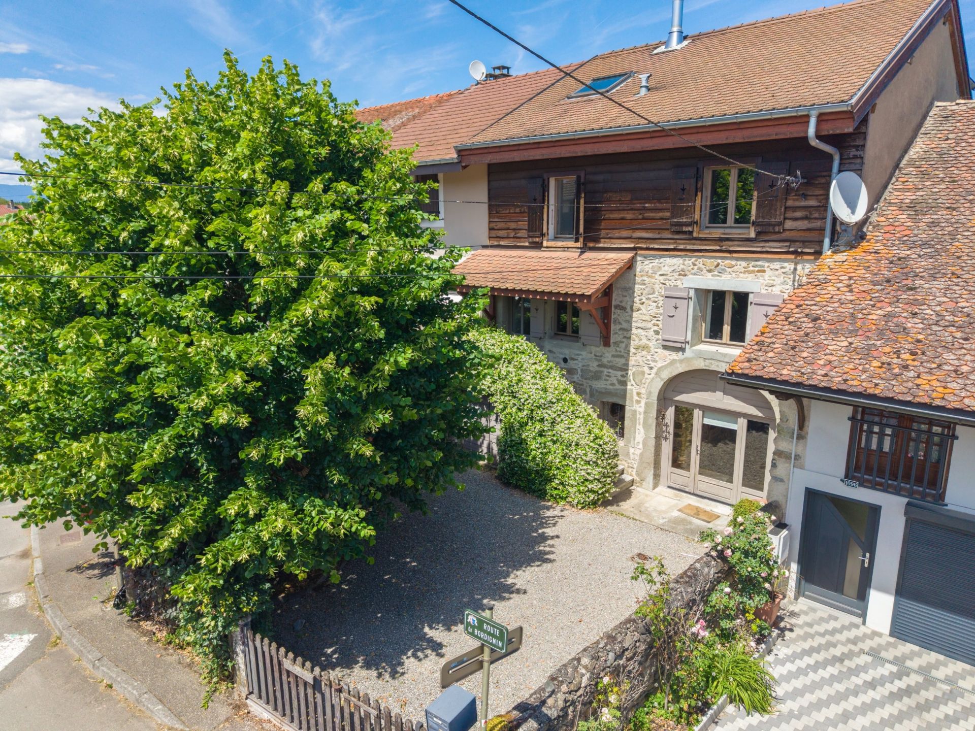 house 7 Rooms for sale on SCIEZ (74140)