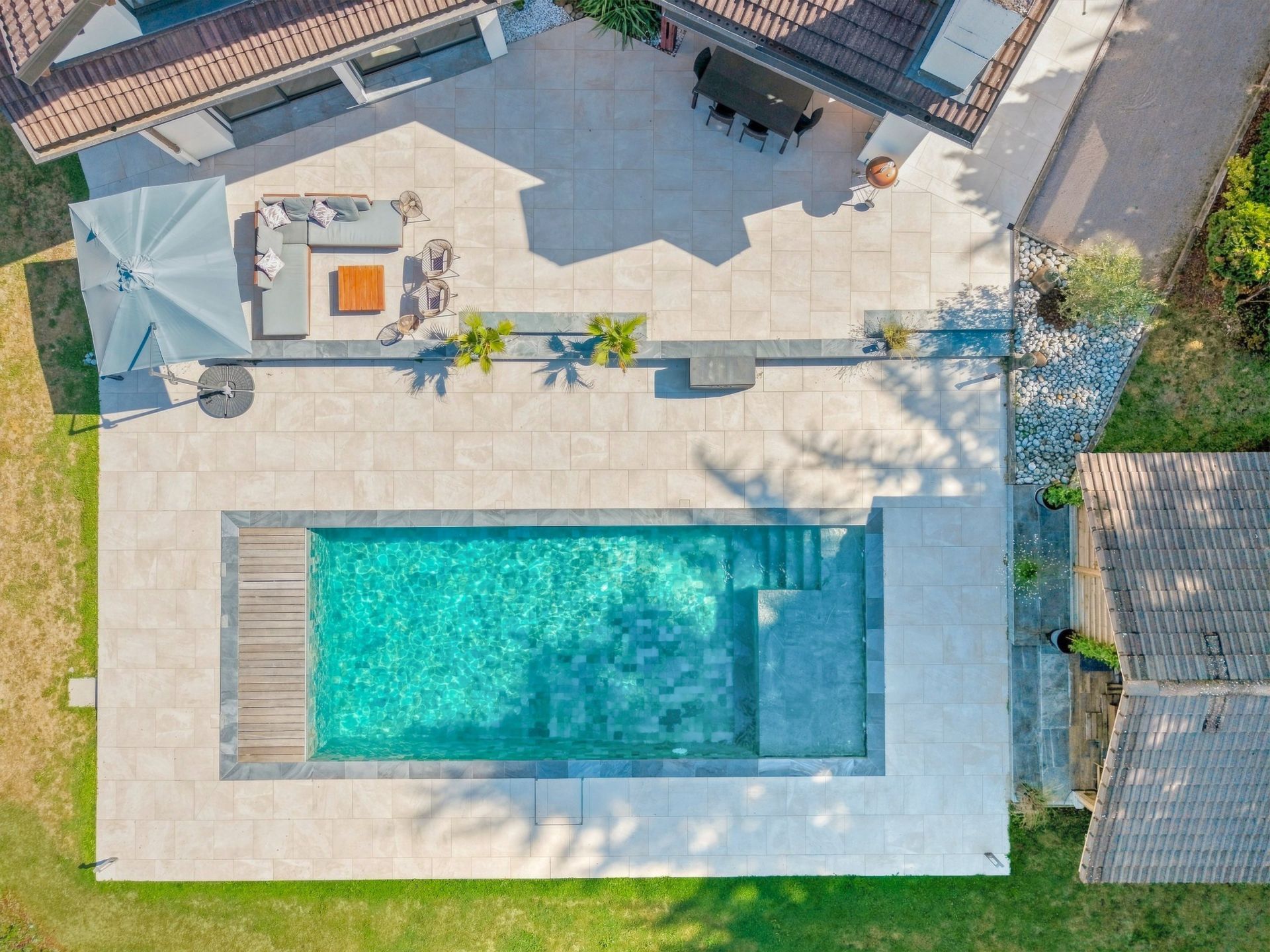 contemporary house 7 Rooms for sale on CRANVES SALES (74380)