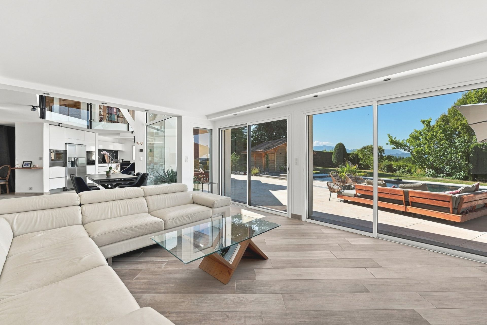 contemporary house 7 Rooms for sale on CRANVES SALES (74380)