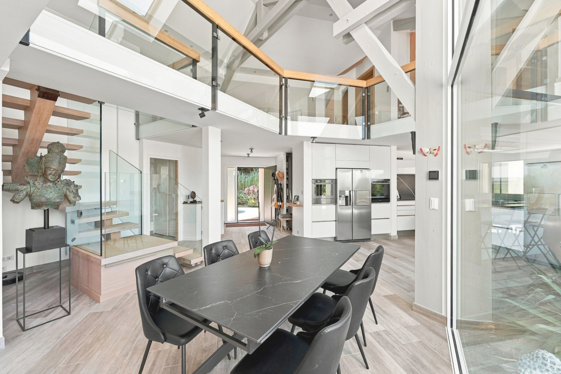 contemporary house 7 Rooms for sale on CRANVES SALES (74380)