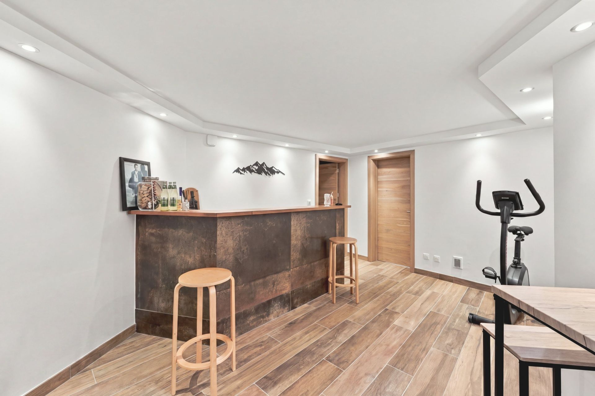 contemporary house 7 Rooms for sale on CRANVES SALES (74380)