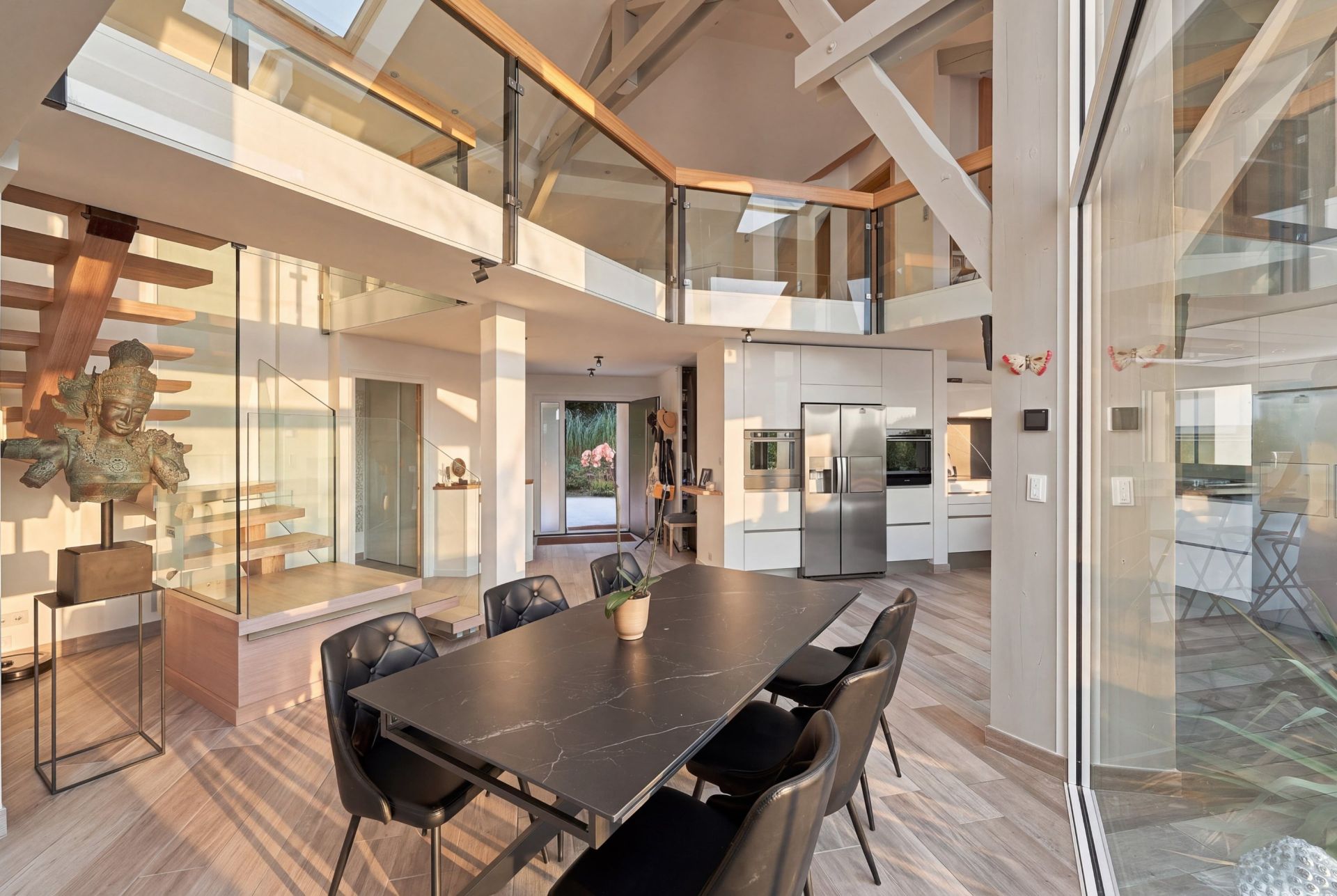 contemporary house 7 Rooms for sale on CRANVES SALES (74380)