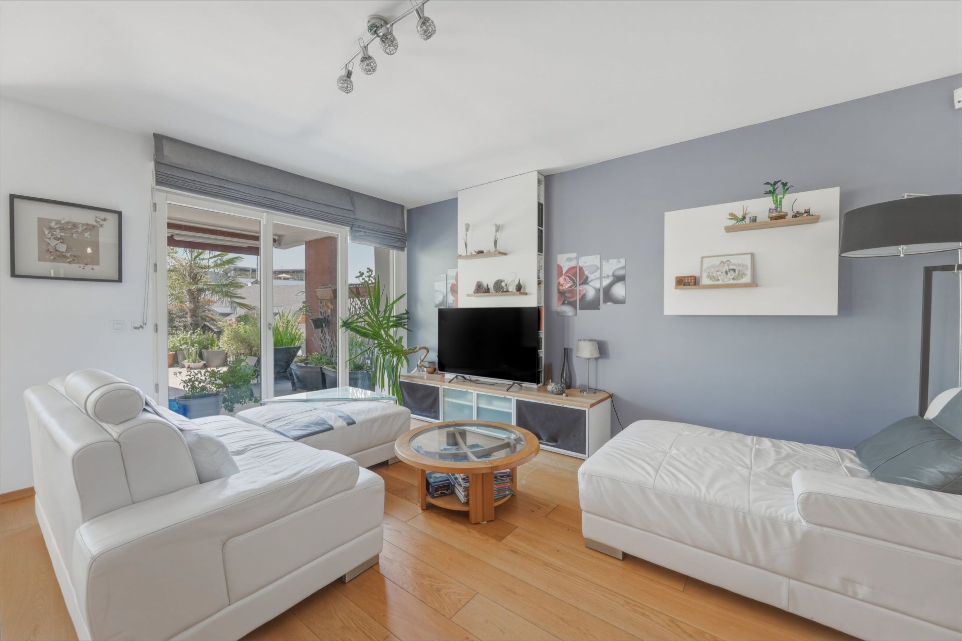 apartment 4 Rooms for sale on EVIAN LES BAINS (74500)