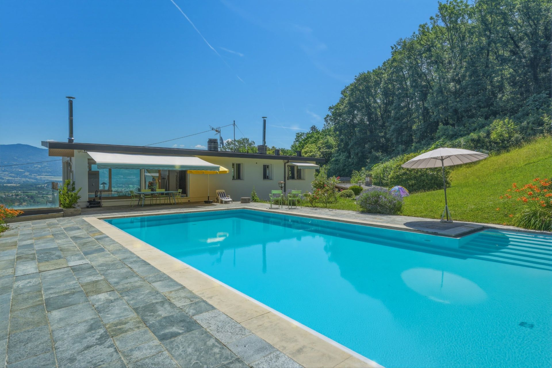 maison contemporaine 6 Pièces en vente sur REIGNIER ESERY (74930)