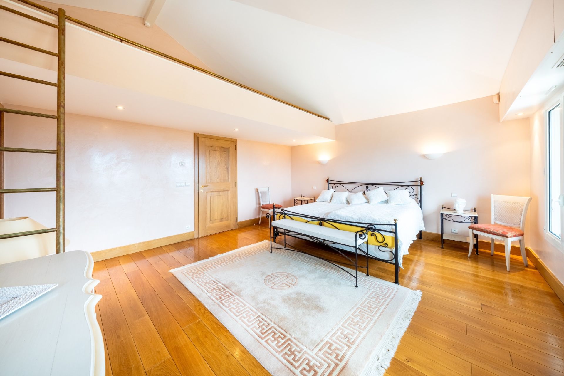 maison 15 Pièces en vente sur MESSERY (74140)