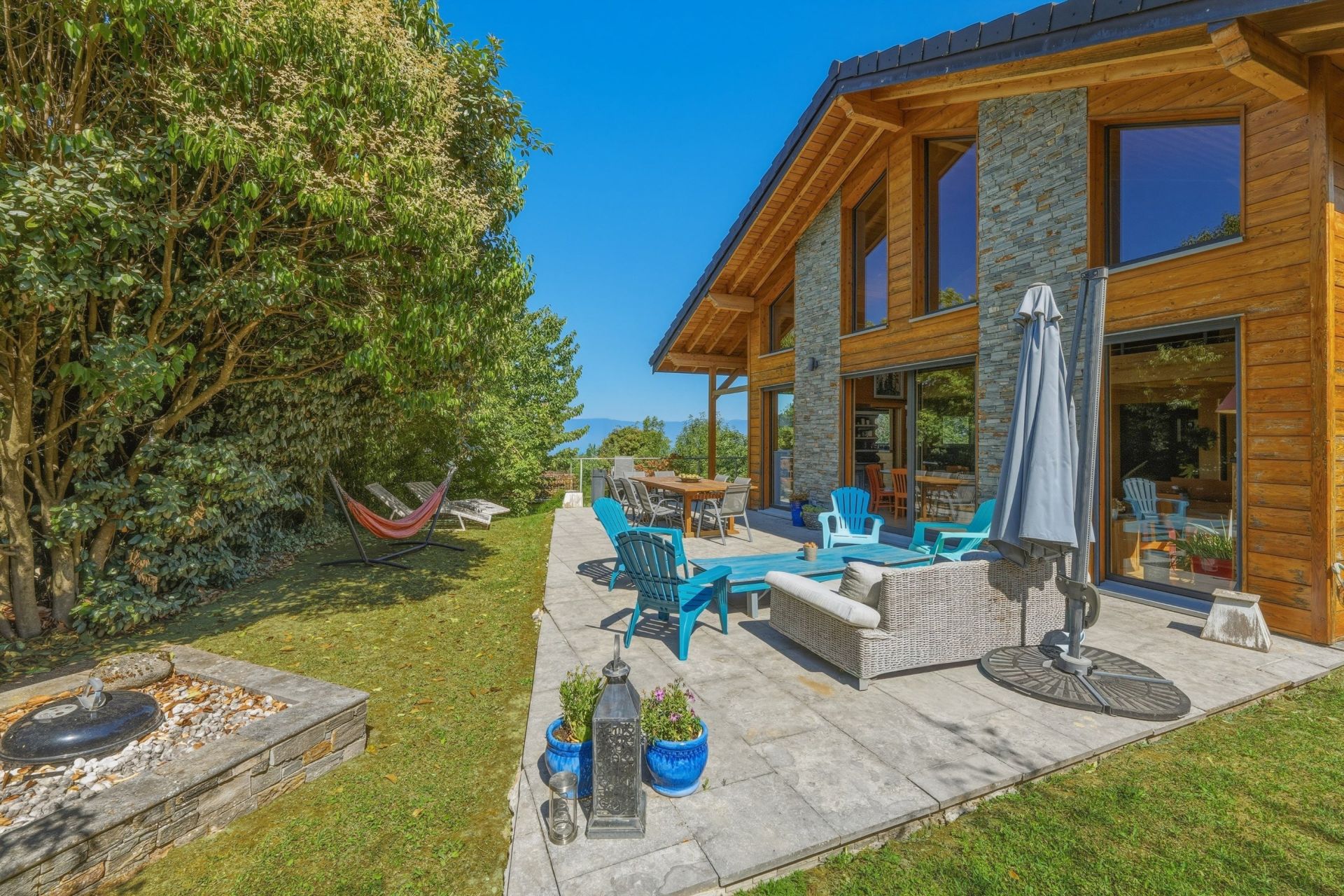 contemporary house 6 Rooms for sale on ST CERGUES (74140)