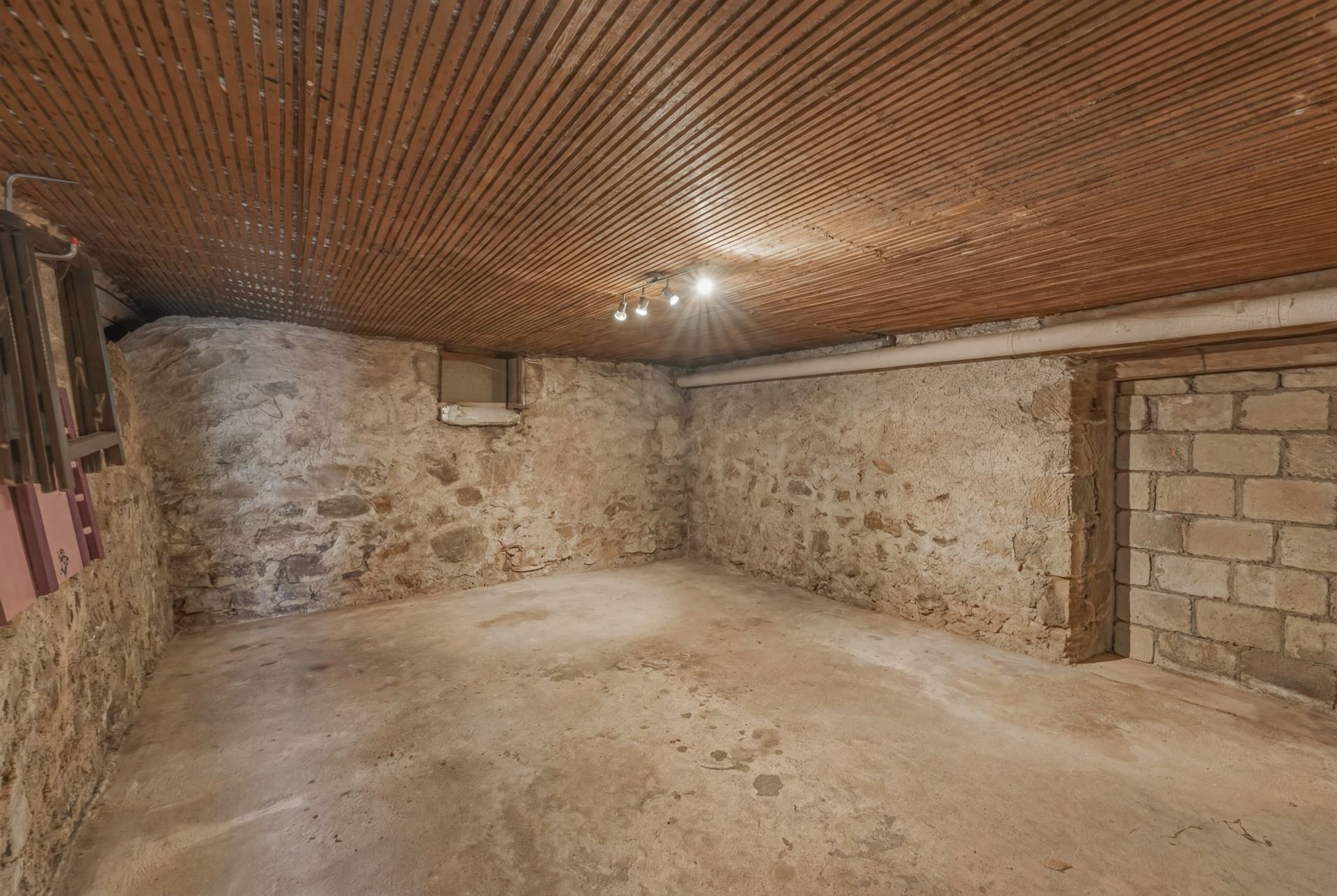  5 Pièces en vente sur NERNIER (74140)