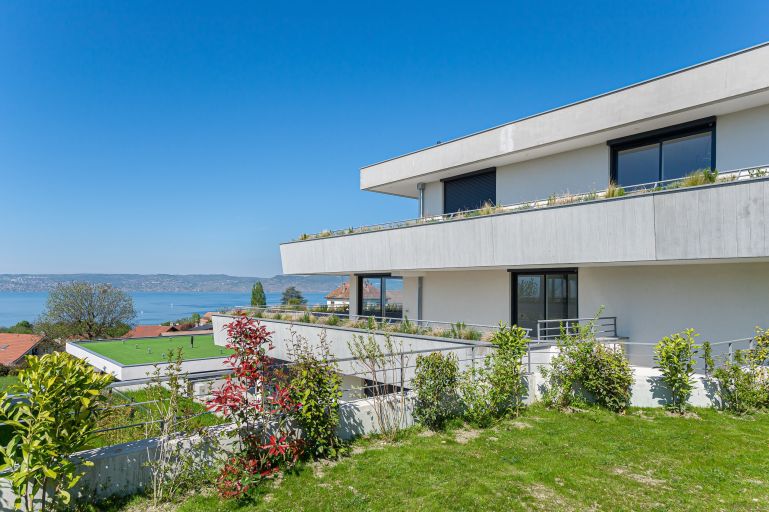 apartment 4 Rooms for sale on MAXILLY SUR LEMAN (74500)