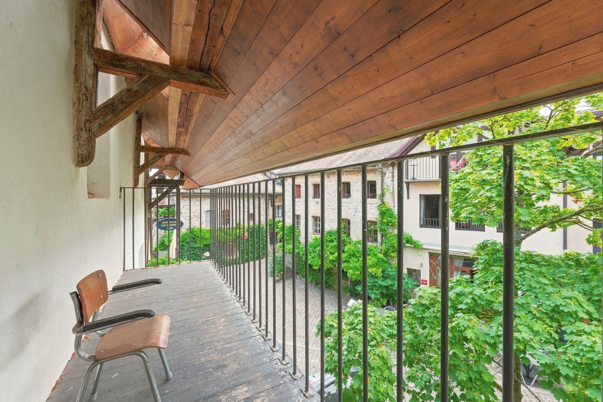  8 Rooms for sale on NERNIER (74140)