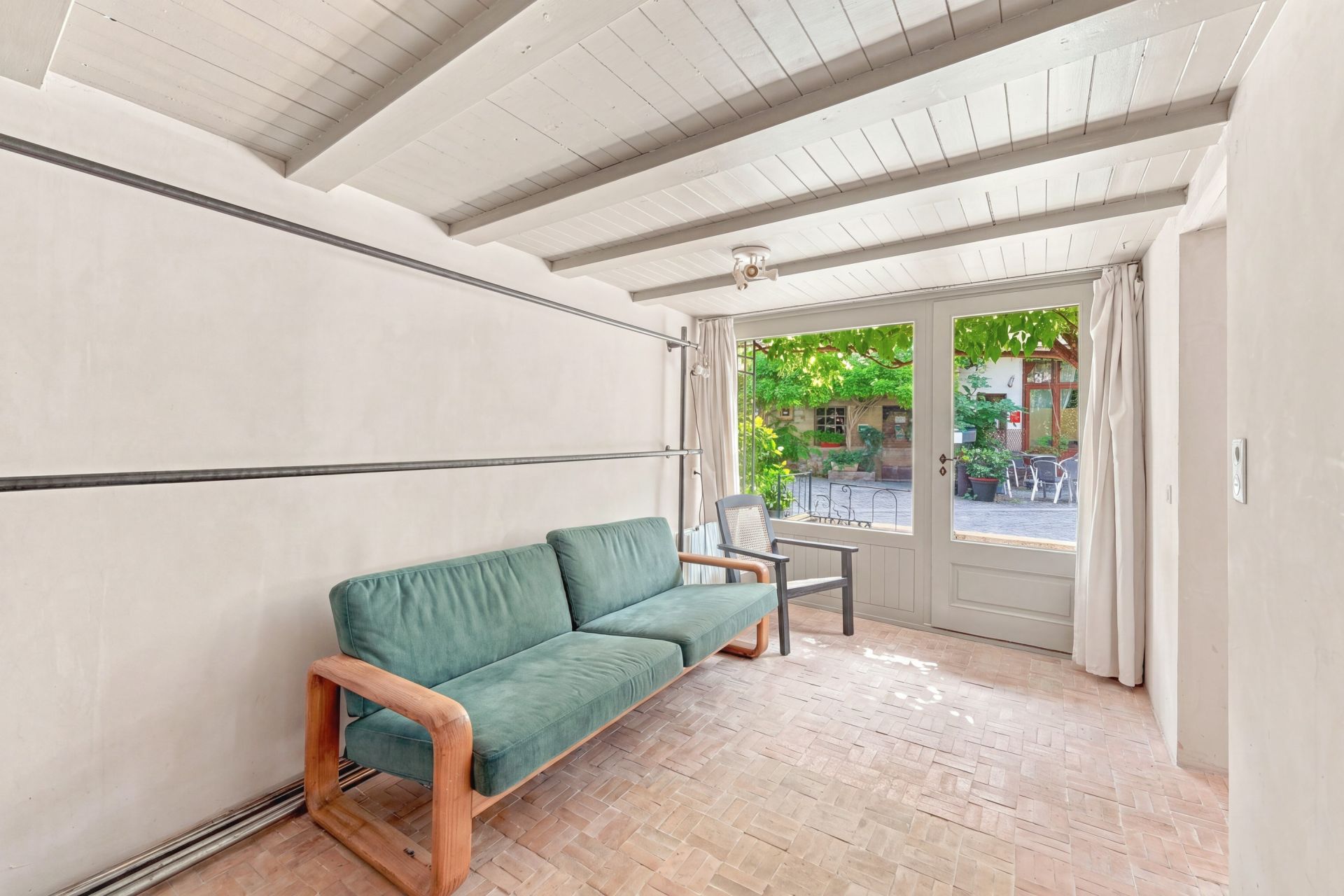  8 Rooms for sale on NERNIER (74140)