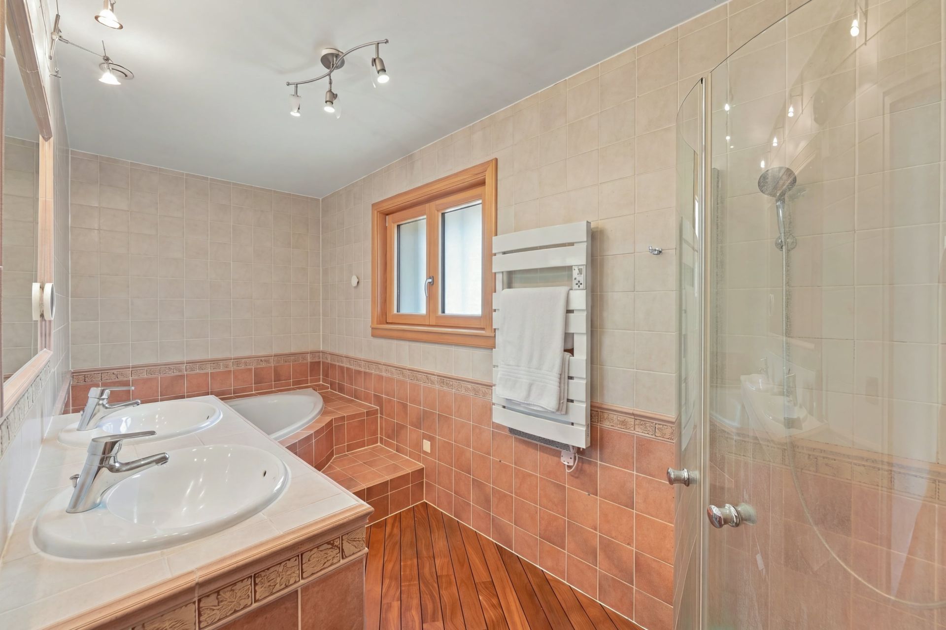 maison 7 Pièces en vente sur CHENS SUR LEMAN (74140)