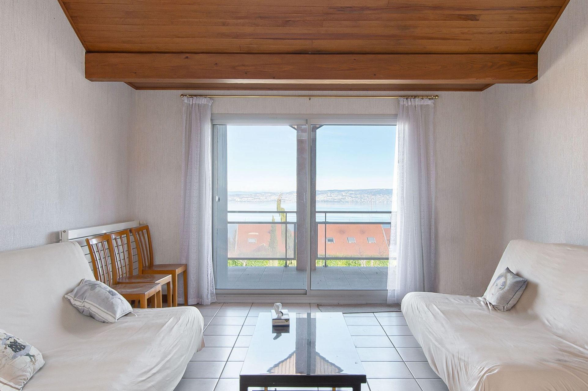 house 6 Rooms for sale on NEUVECELLE (74500)