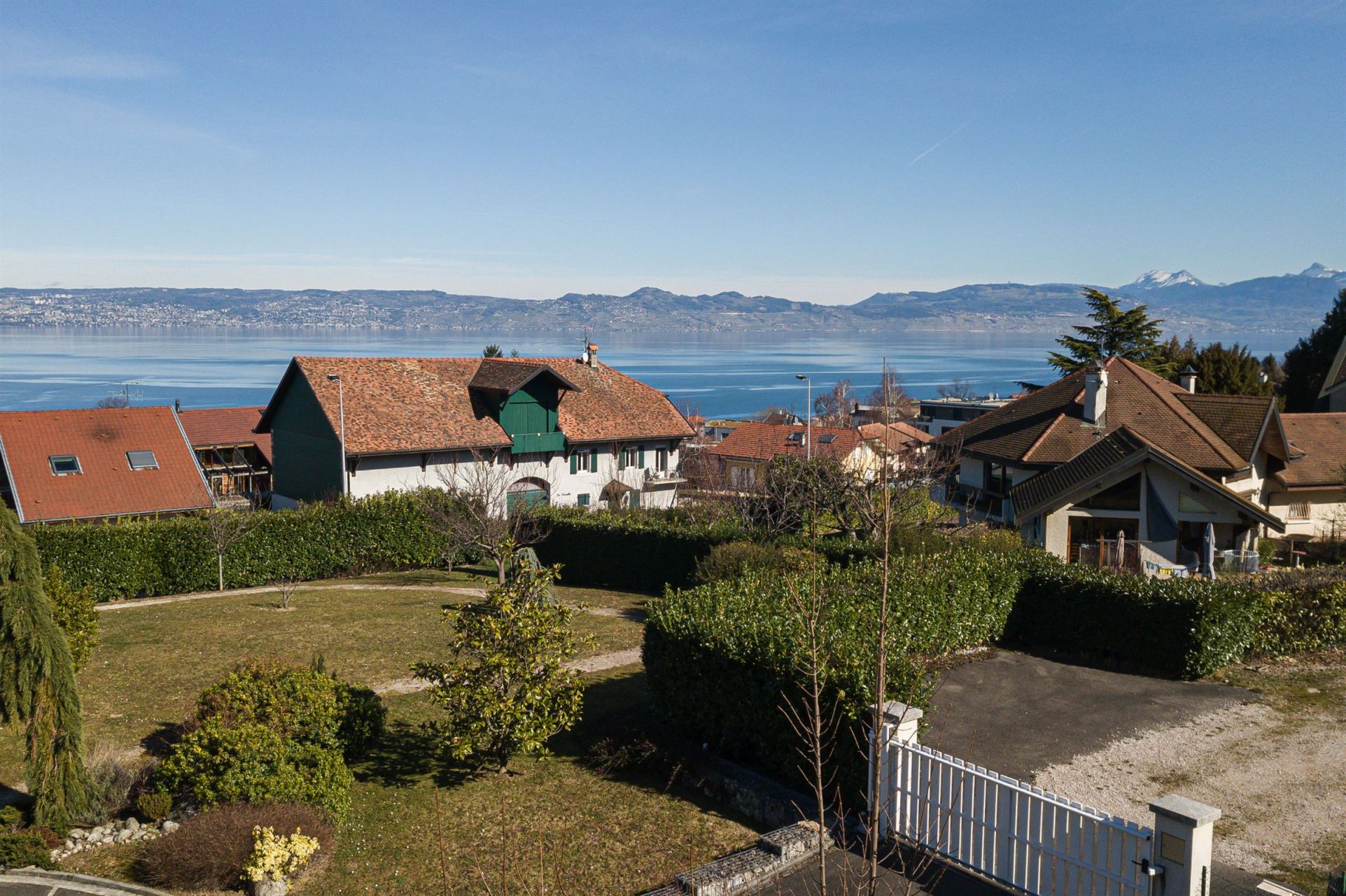 house 6 Rooms for sale on NEUVECELLE (74500)