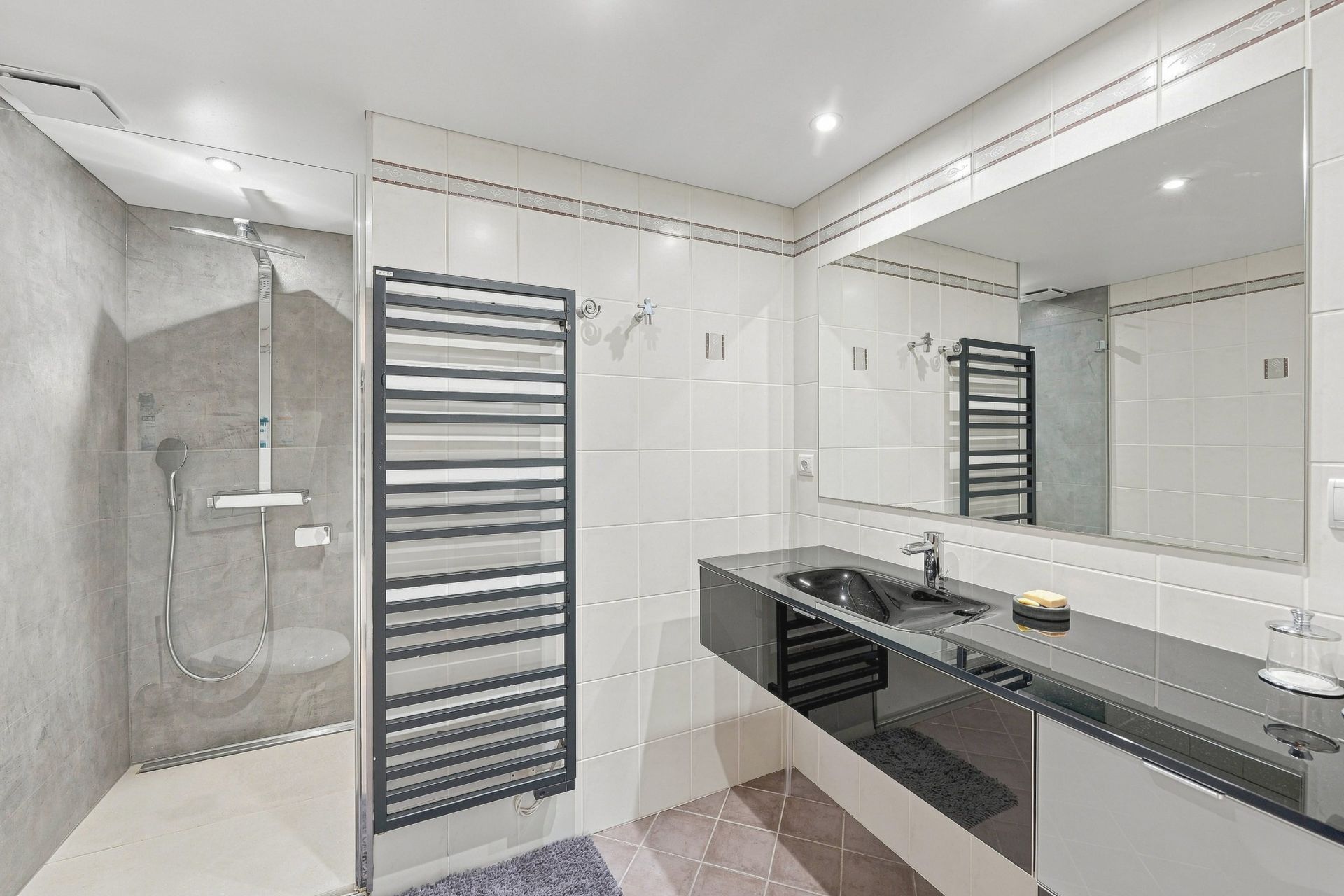 apartment 5 Rooms for sale on ST GINGOLPH (74500)