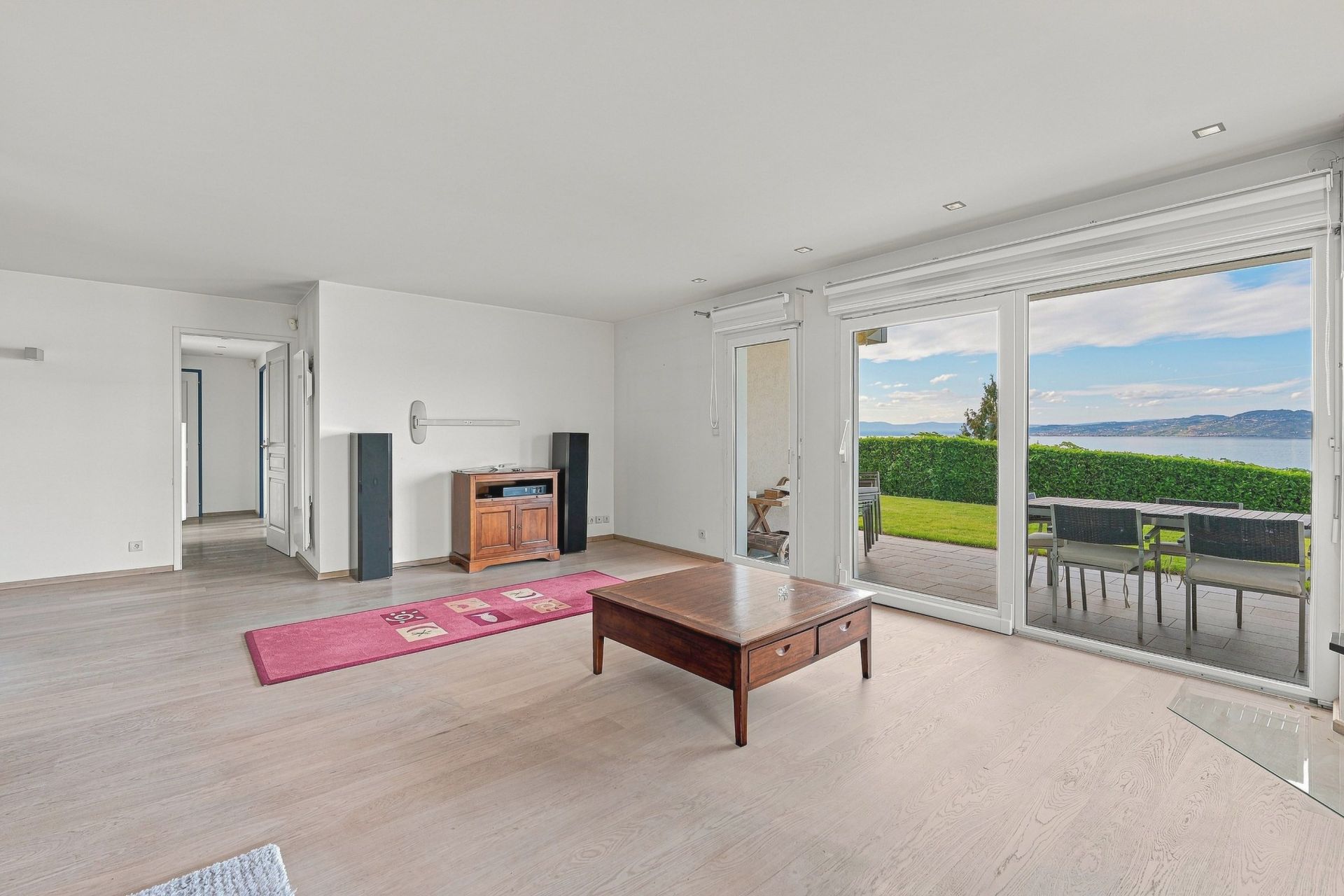 apartment 5 Rooms for sale on ST GINGOLPH (74500)