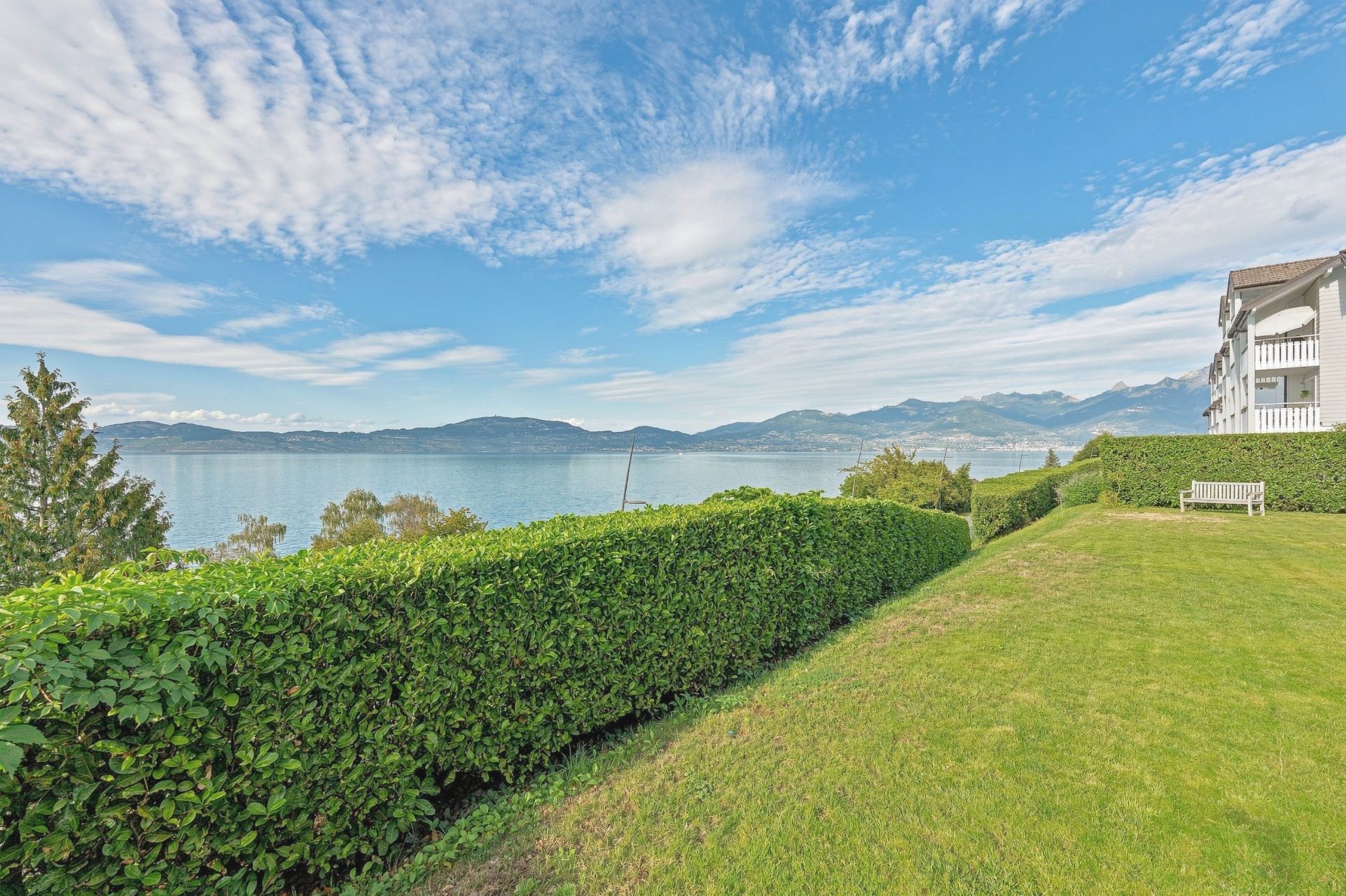 apartment 5 Rooms for sale on ST GINGOLPH (74500)