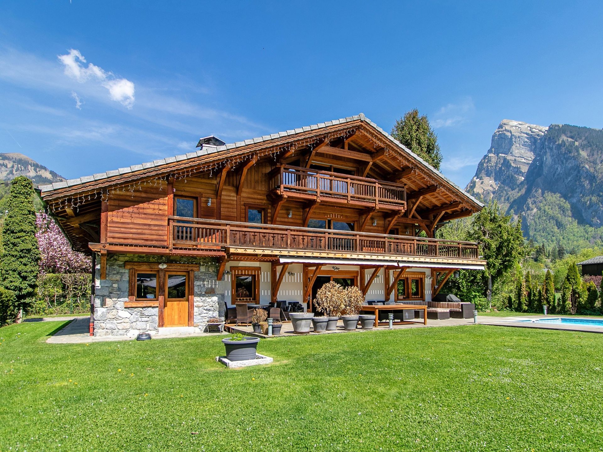 chalet 14 Rooms for sale on SAMOENS (74340)