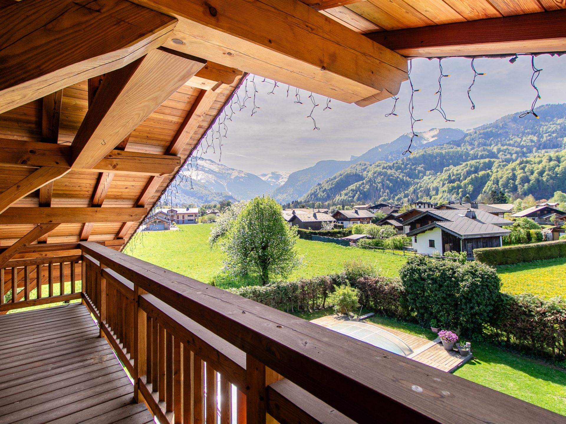 chalet 14 Rooms for sale on SAMOENS (74340)