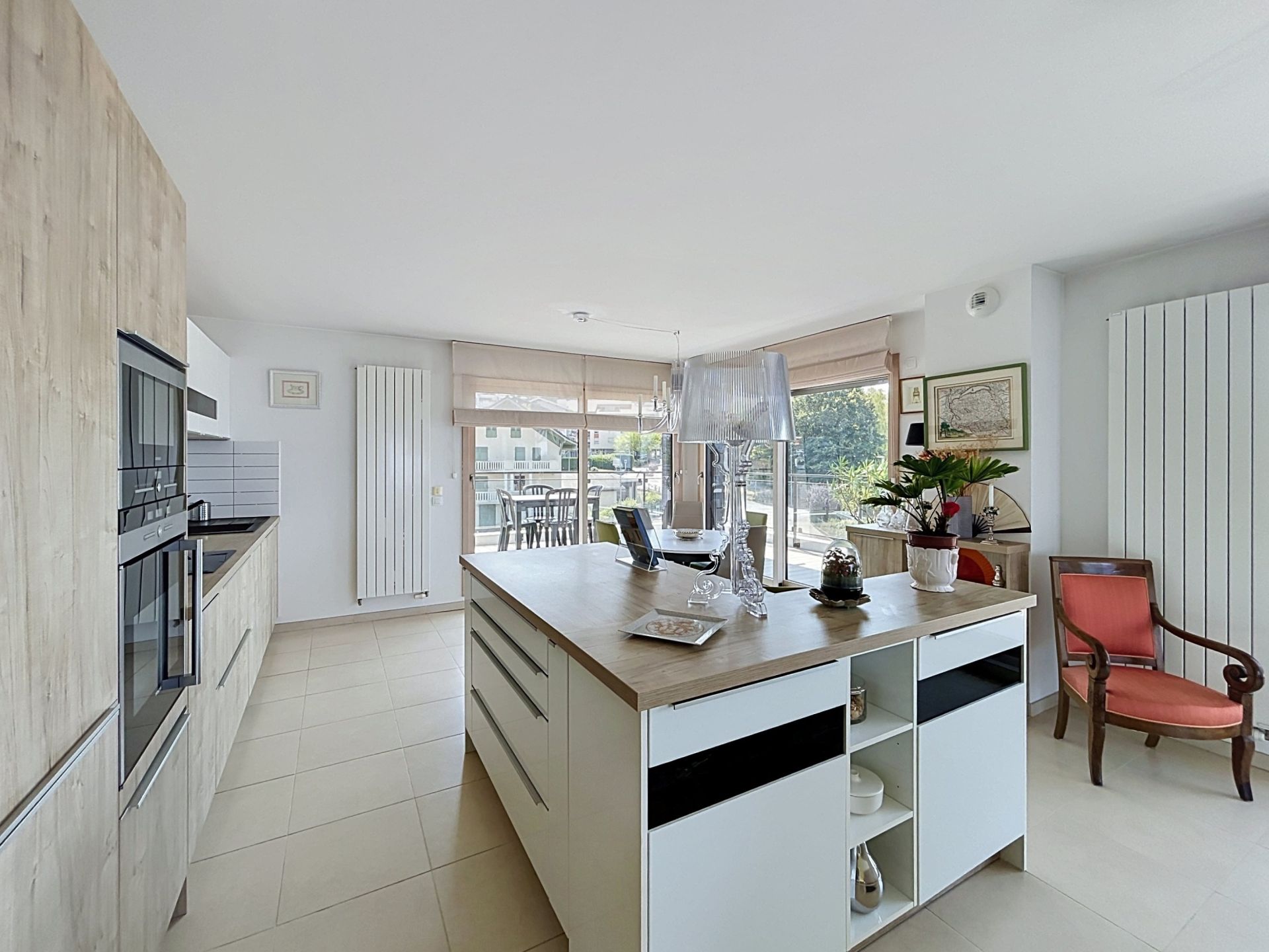 apartment 4 Rooms for sale on EVIAN LES BAINS (74500)