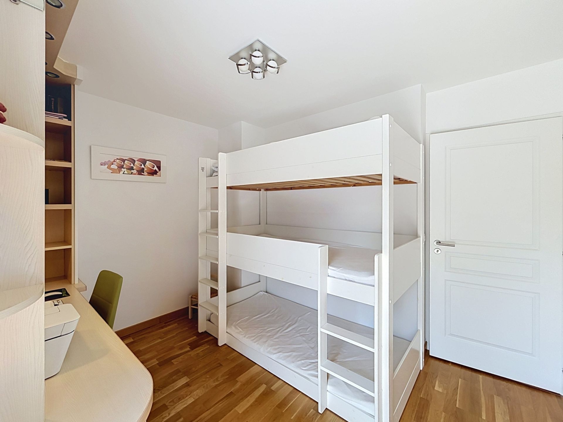 apartment 4 Rooms for sale on EVIAN LES BAINS (74500)